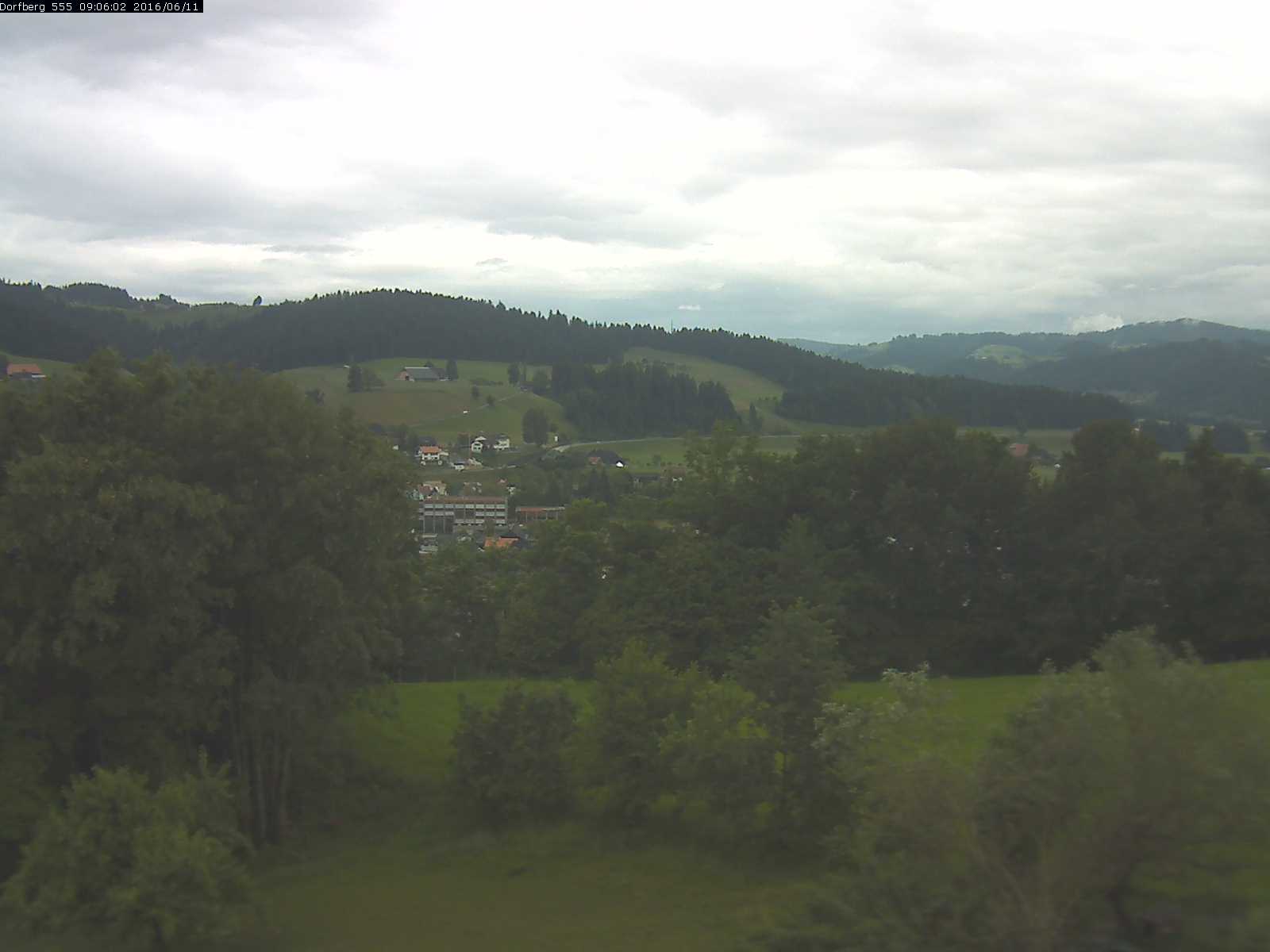 Webcam-Bild: Aussicht vom Dorfberg in Langnau 20160611-090601