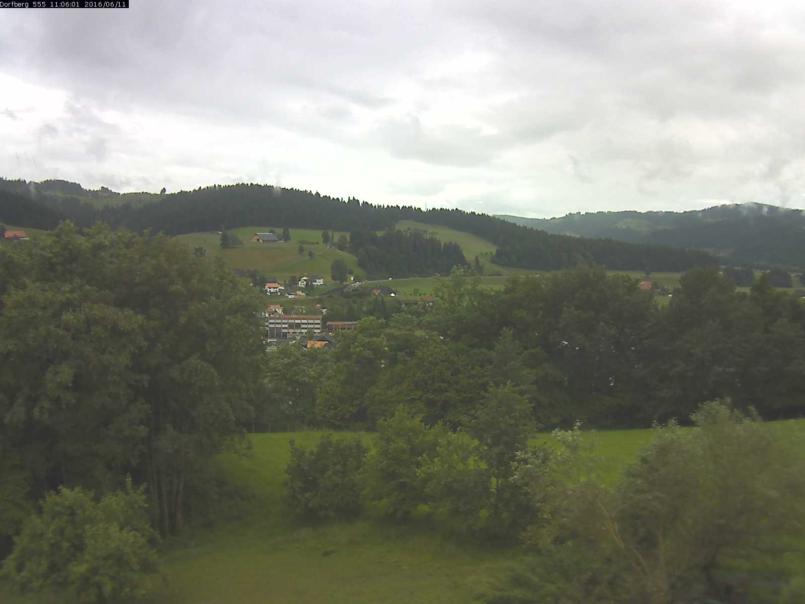 Webcam-Bild: Aussicht vom Dorfberg in Langnau 20160611-110601
