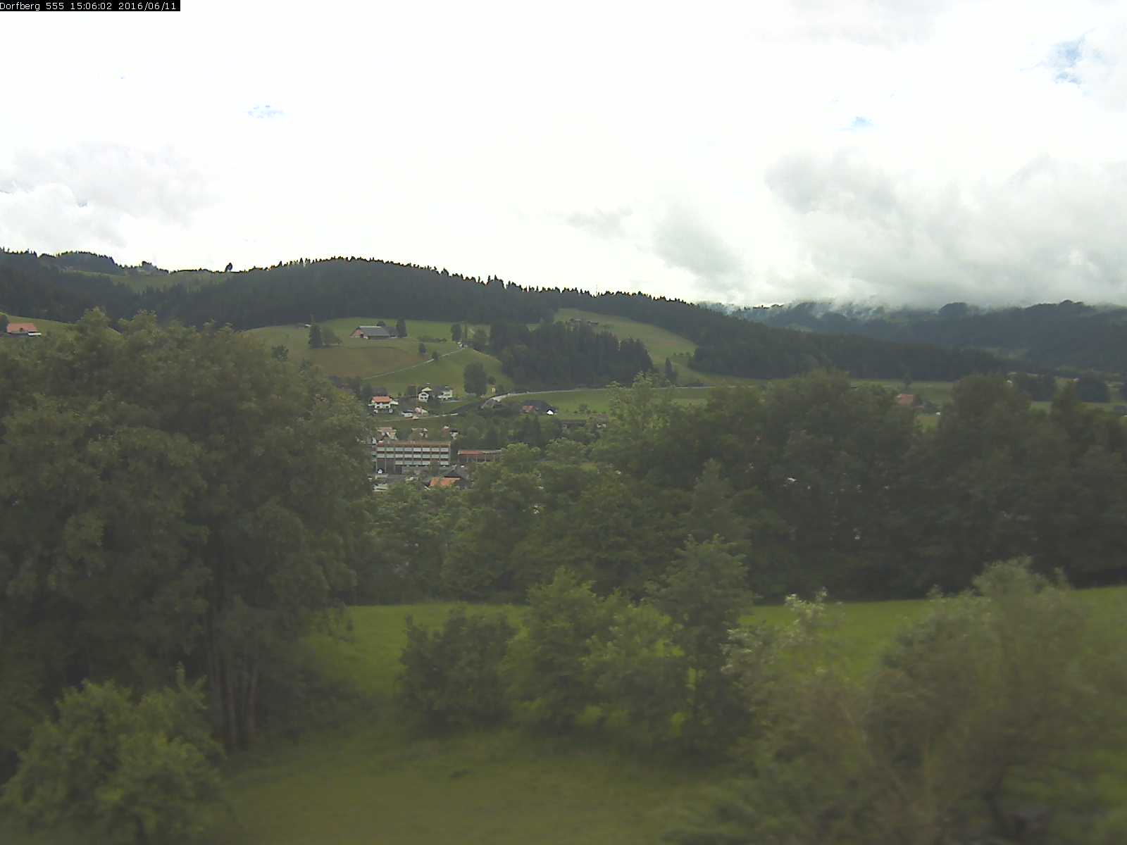 Webcam-Bild: Aussicht vom Dorfberg in Langnau 20160611-150601
