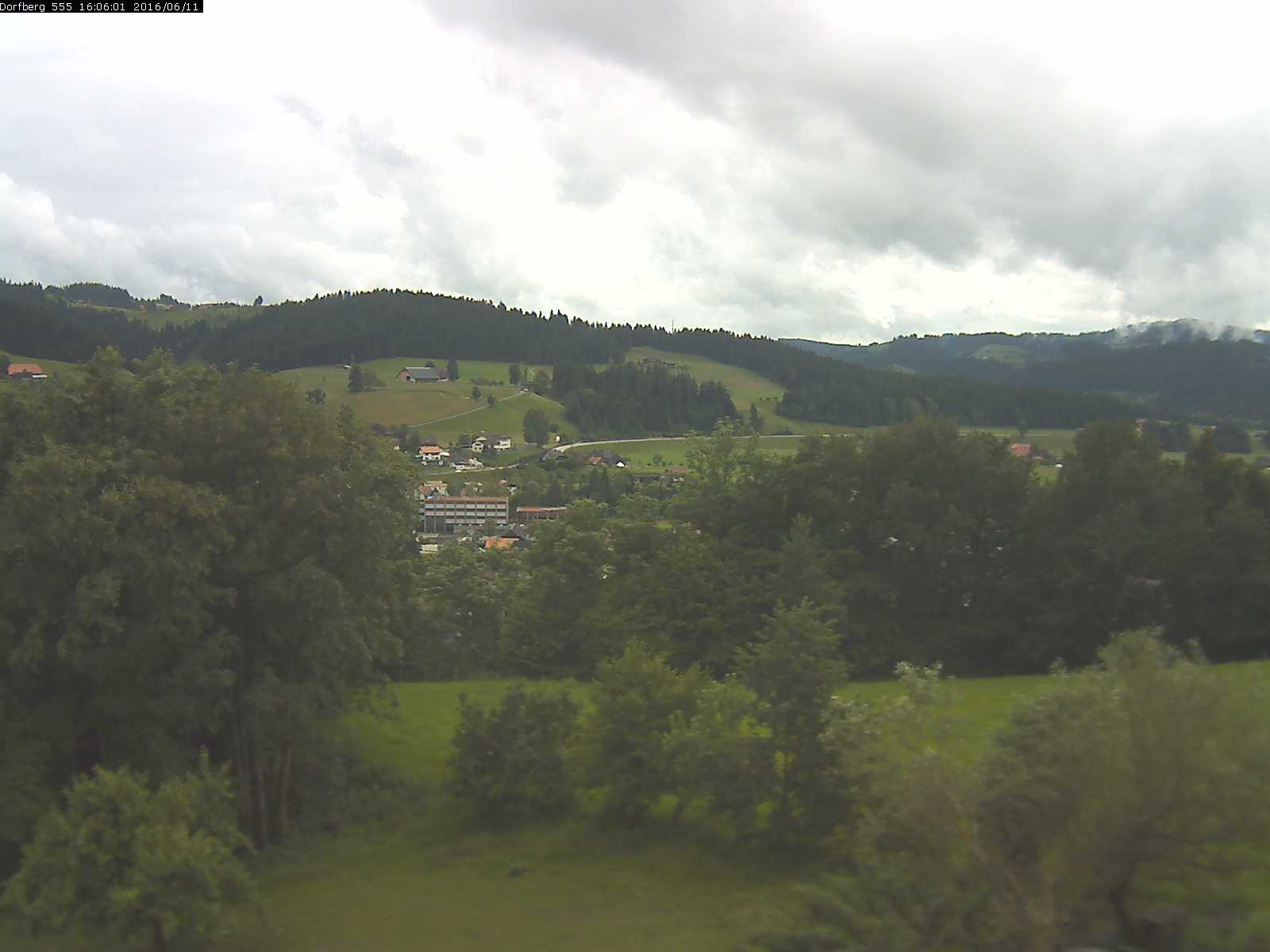 Webcam-Bild: Aussicht vom Dorfberg in Langnau 20160611-160601