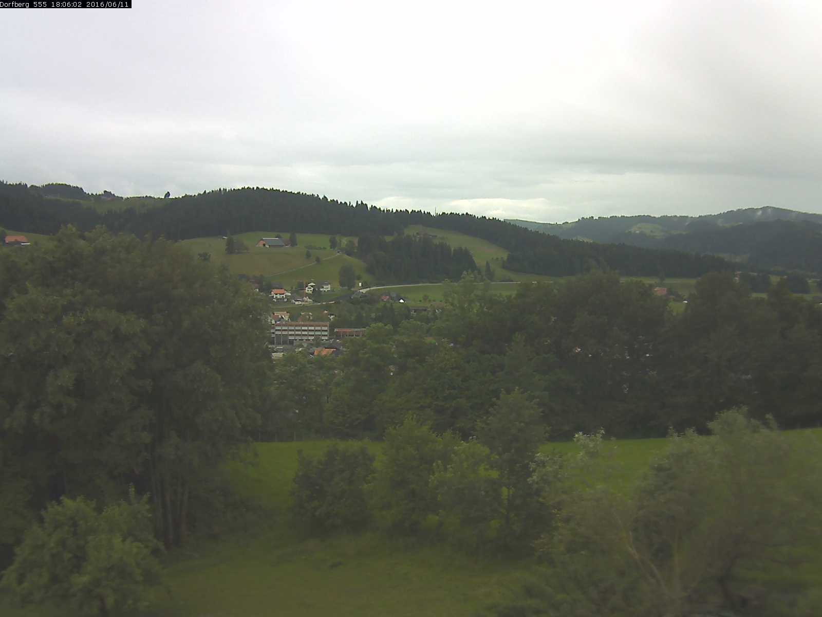 Webcam-Bild: Aussicht vom Dorfberg in Langnau 20160611-180601