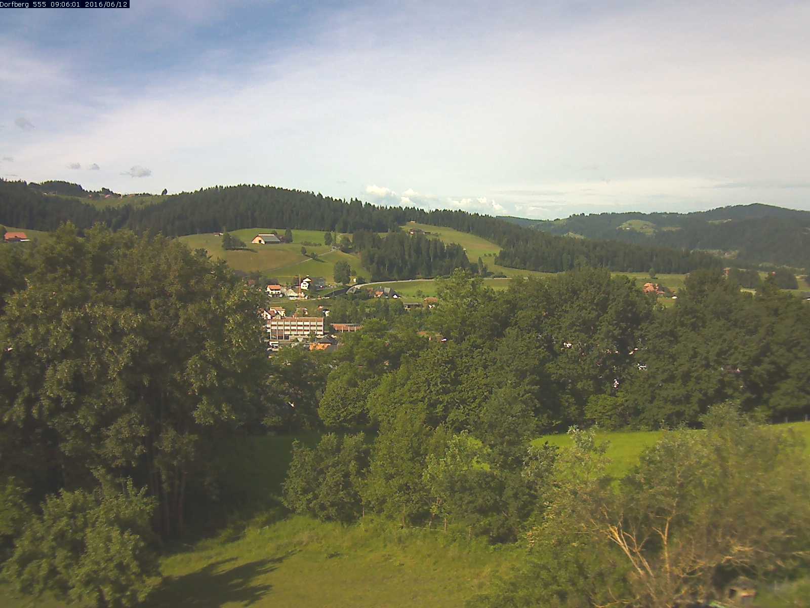 Webcam-Bild: Aussicht vom Dorfberg in Langnau 20160612-090601