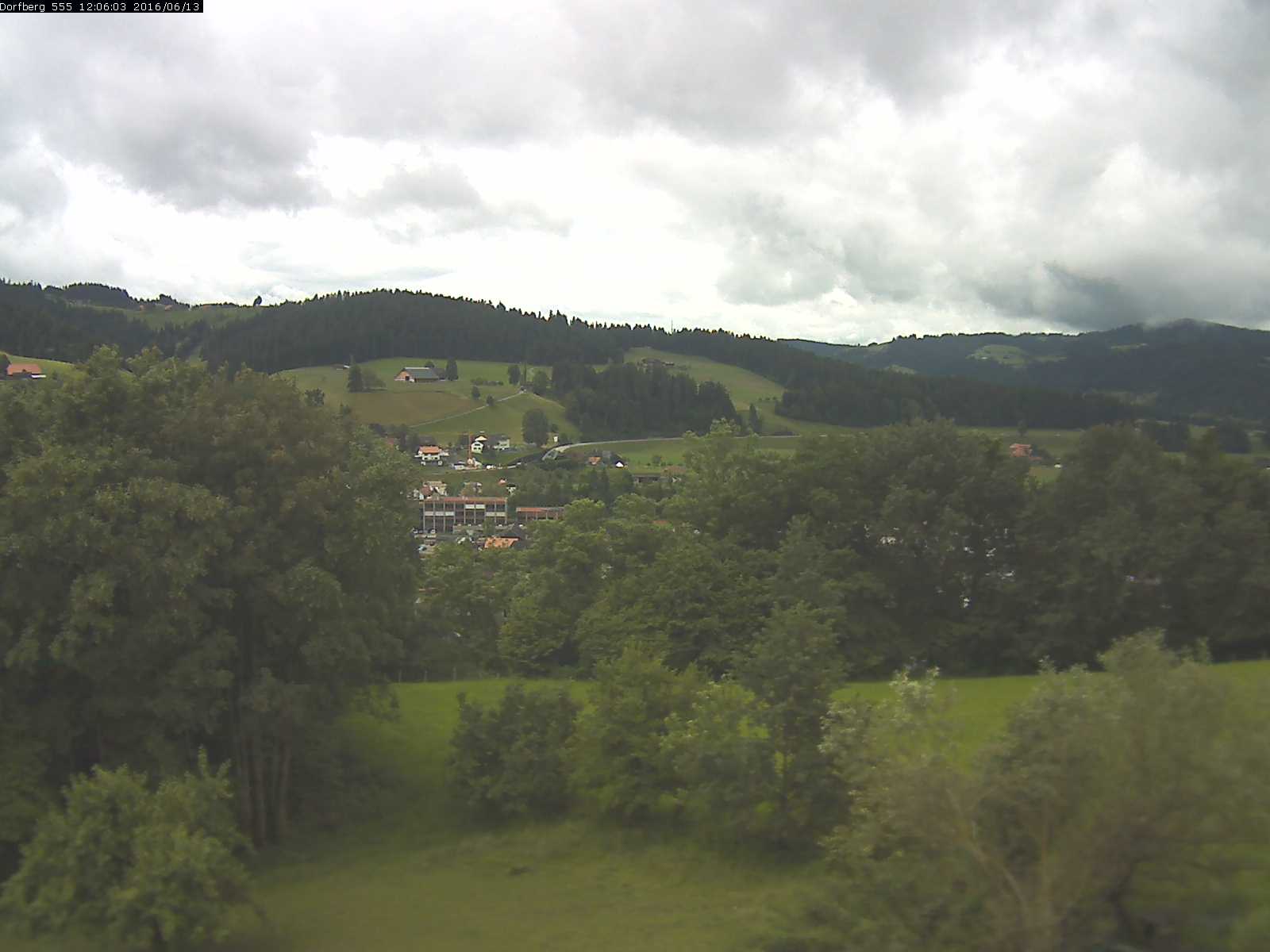Webcam-Bild: Aussicht vom Dorfberg in Langnau 20160613-120601