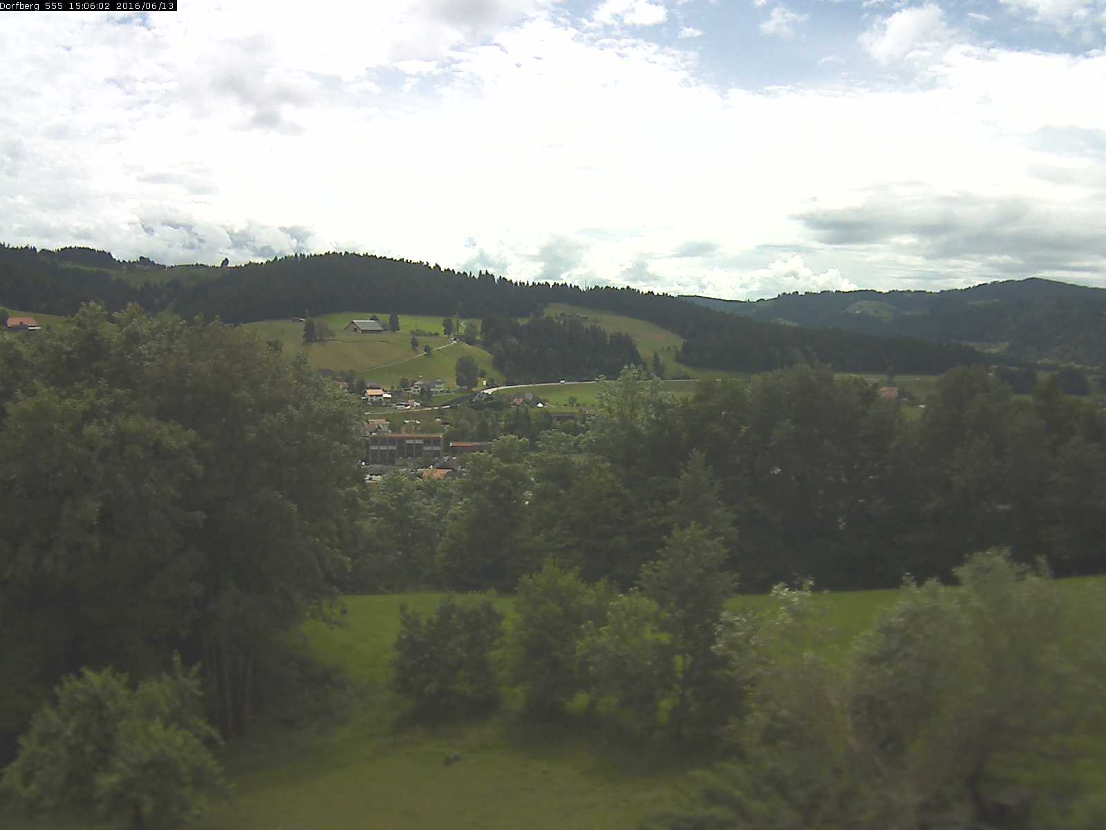 Webcam-Bild: Aussicht vom Dorfberg in Langnau 20160613-150601