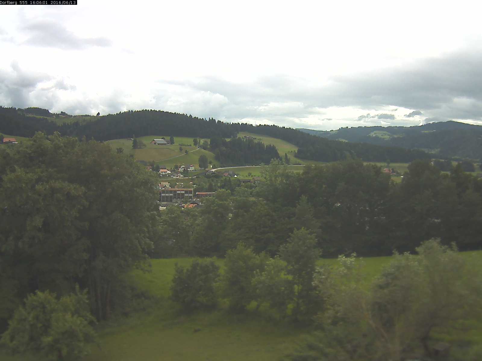 Webcam-Bild: Aussicht vom Dorfberg in Langnau 20160613-160601