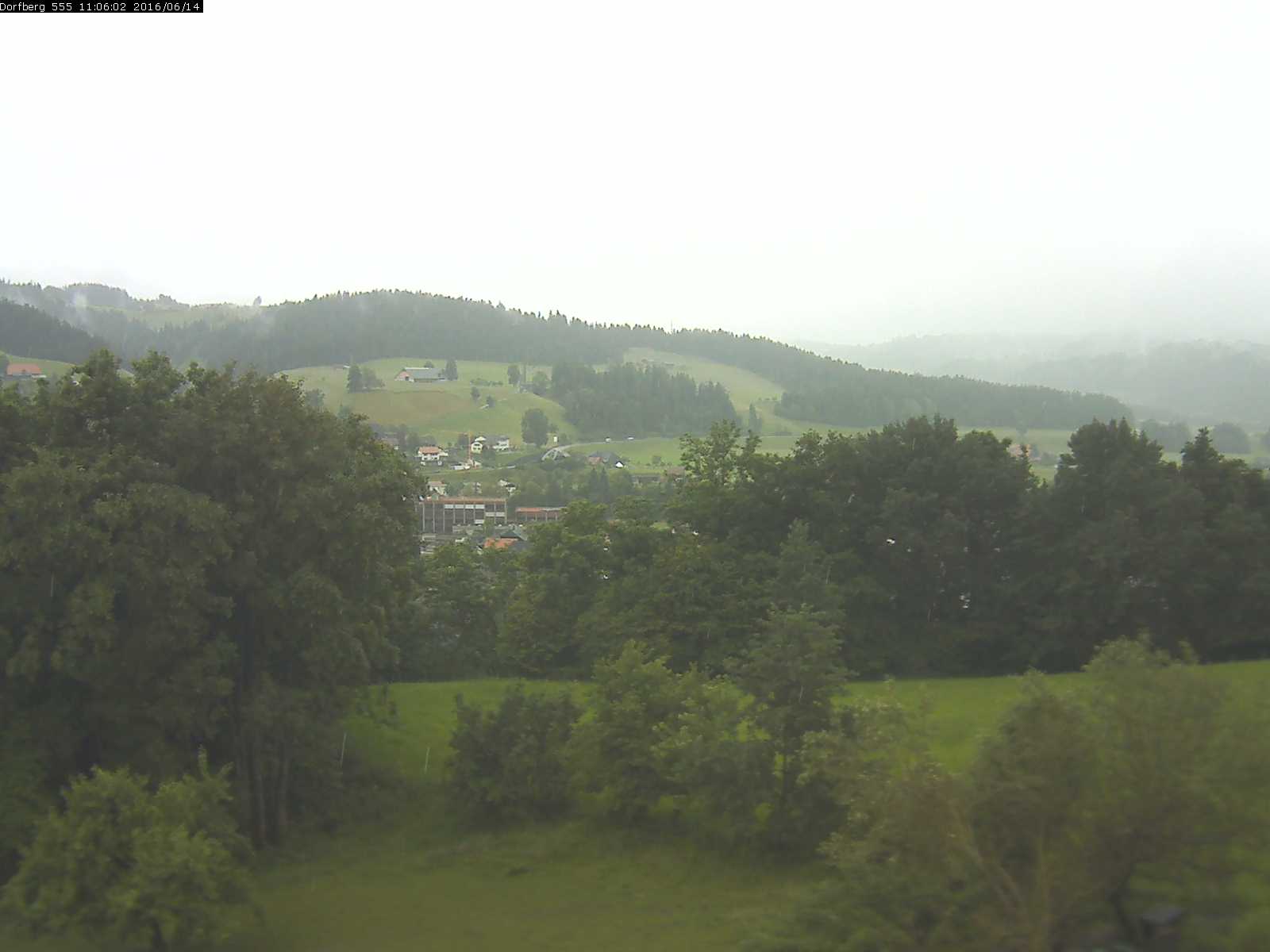 Webcam-Bild: Aussicht vom Dorfberg in Langnau 20160614-110601