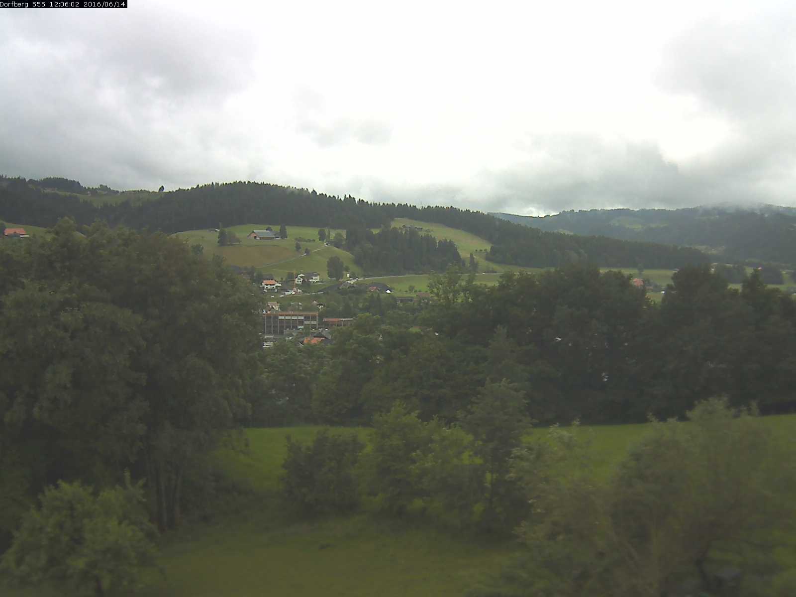 Webcam-Bild: Aussicht vom Dorfberg in Langnau 20160614-120601