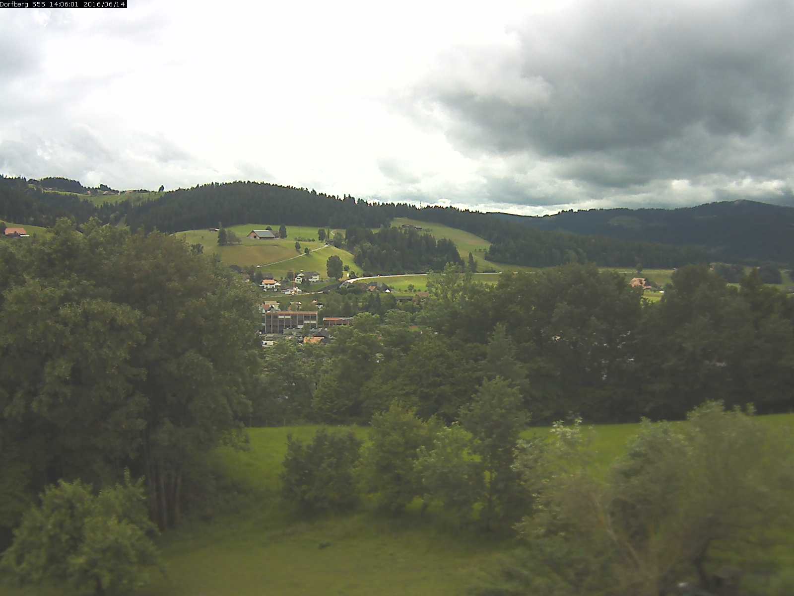 Webcam-Bild: Aussicht vom Dorfberg in Langnau 20160614-140601