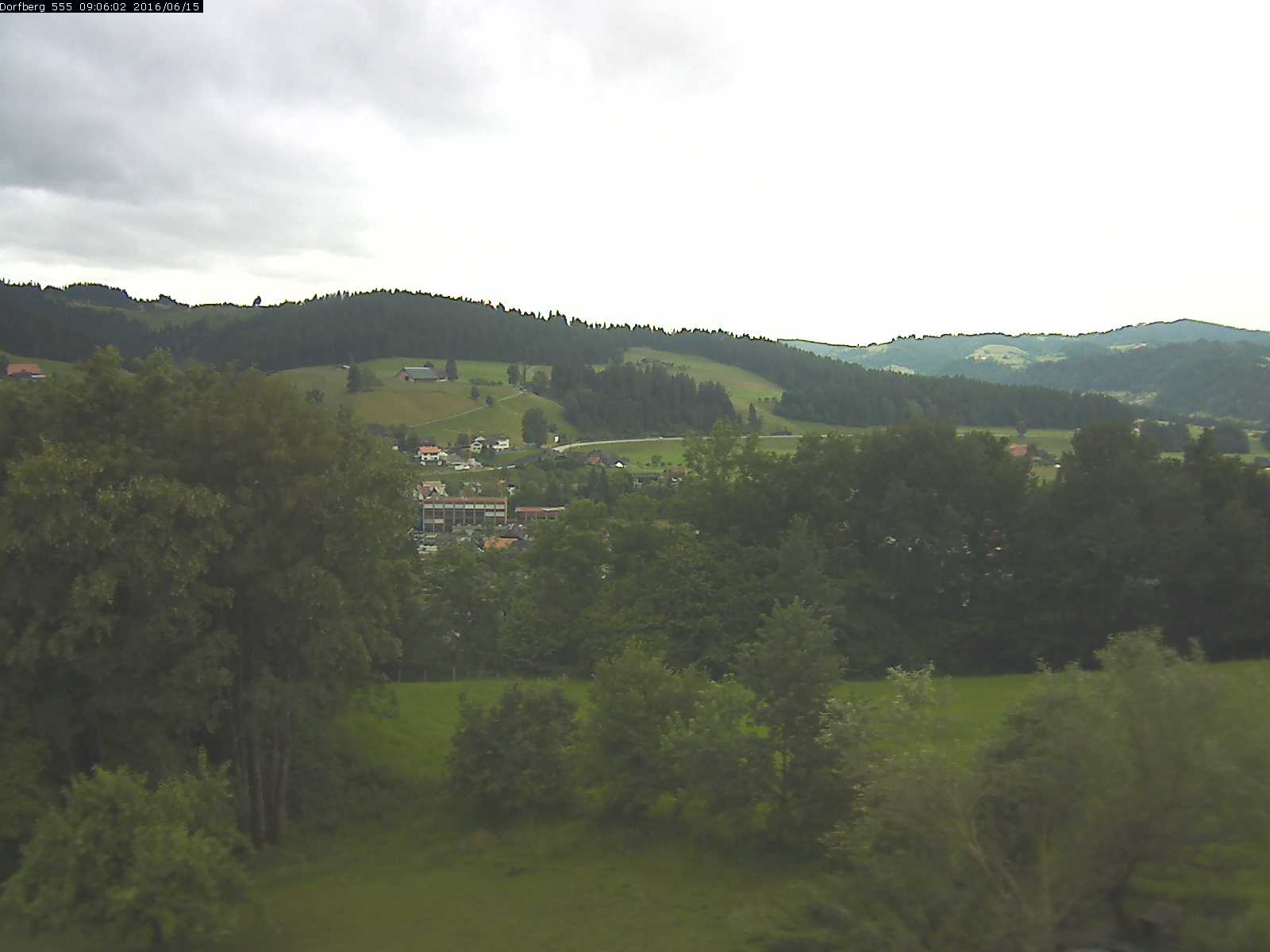 Webcam-Bild: Aussicht vom Dorfberg in Langnau 20160615-090601