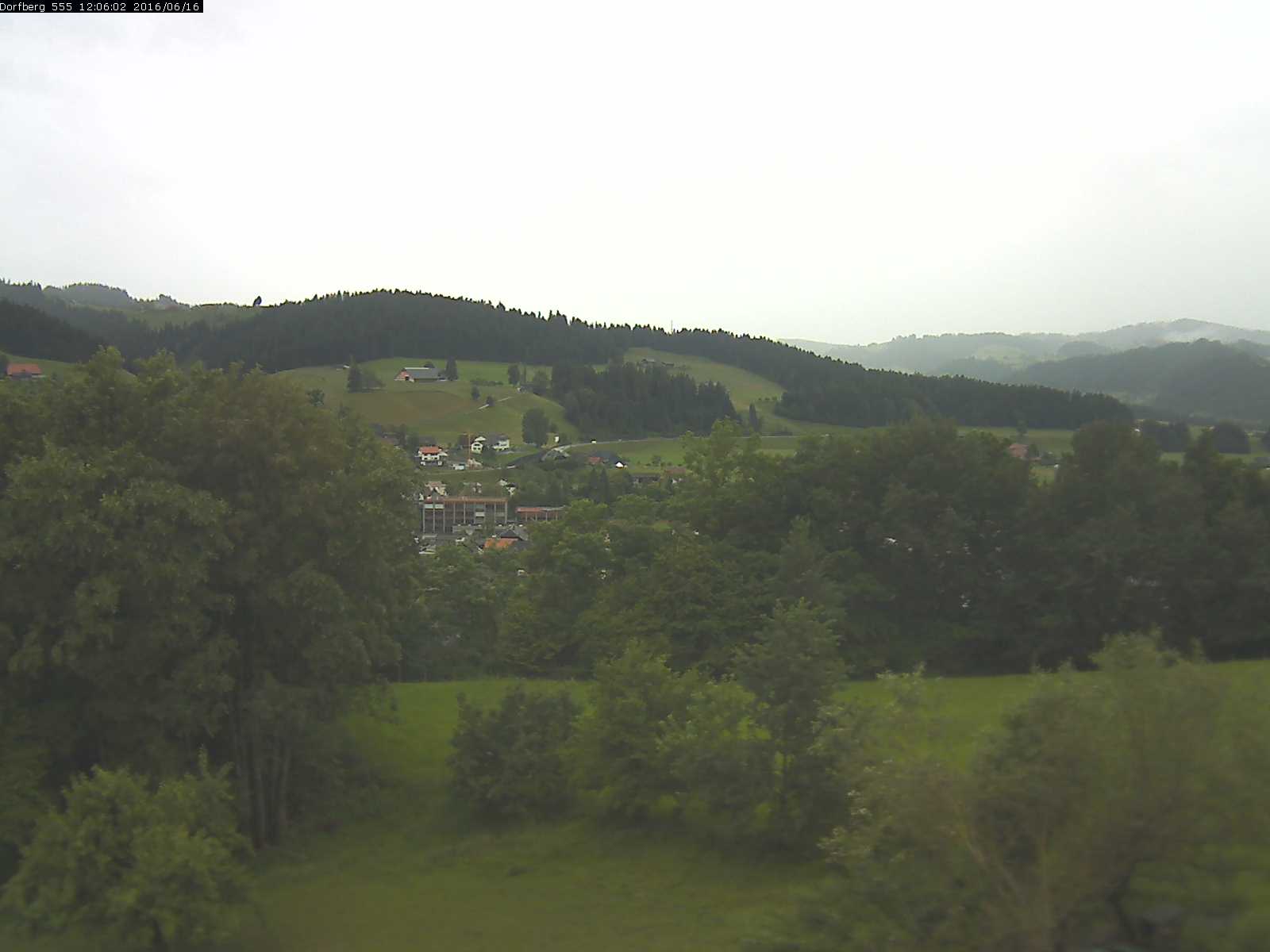 Webcam-Bild: Aussicht vom Dorfberg in Langnau 20160616-120601