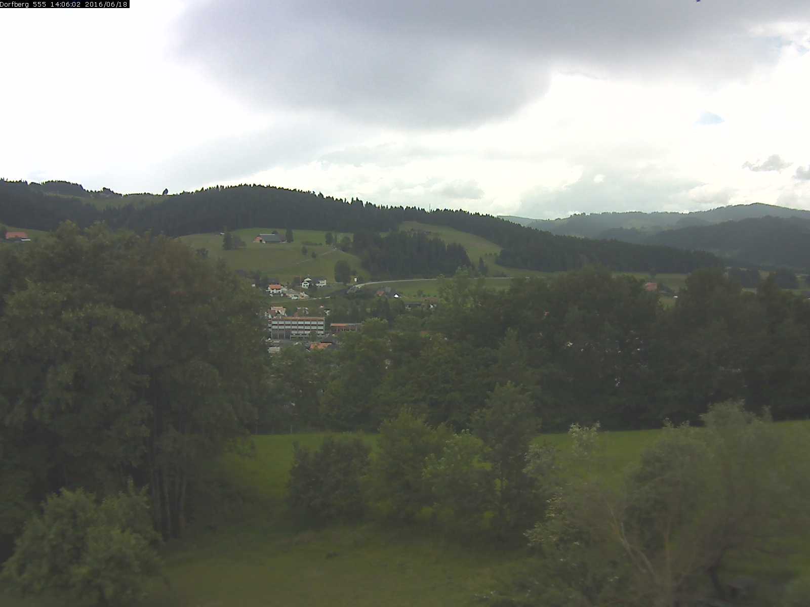 Webcam-Bild: Aussicht vom Dorfberg in Langnau 20160618-140601