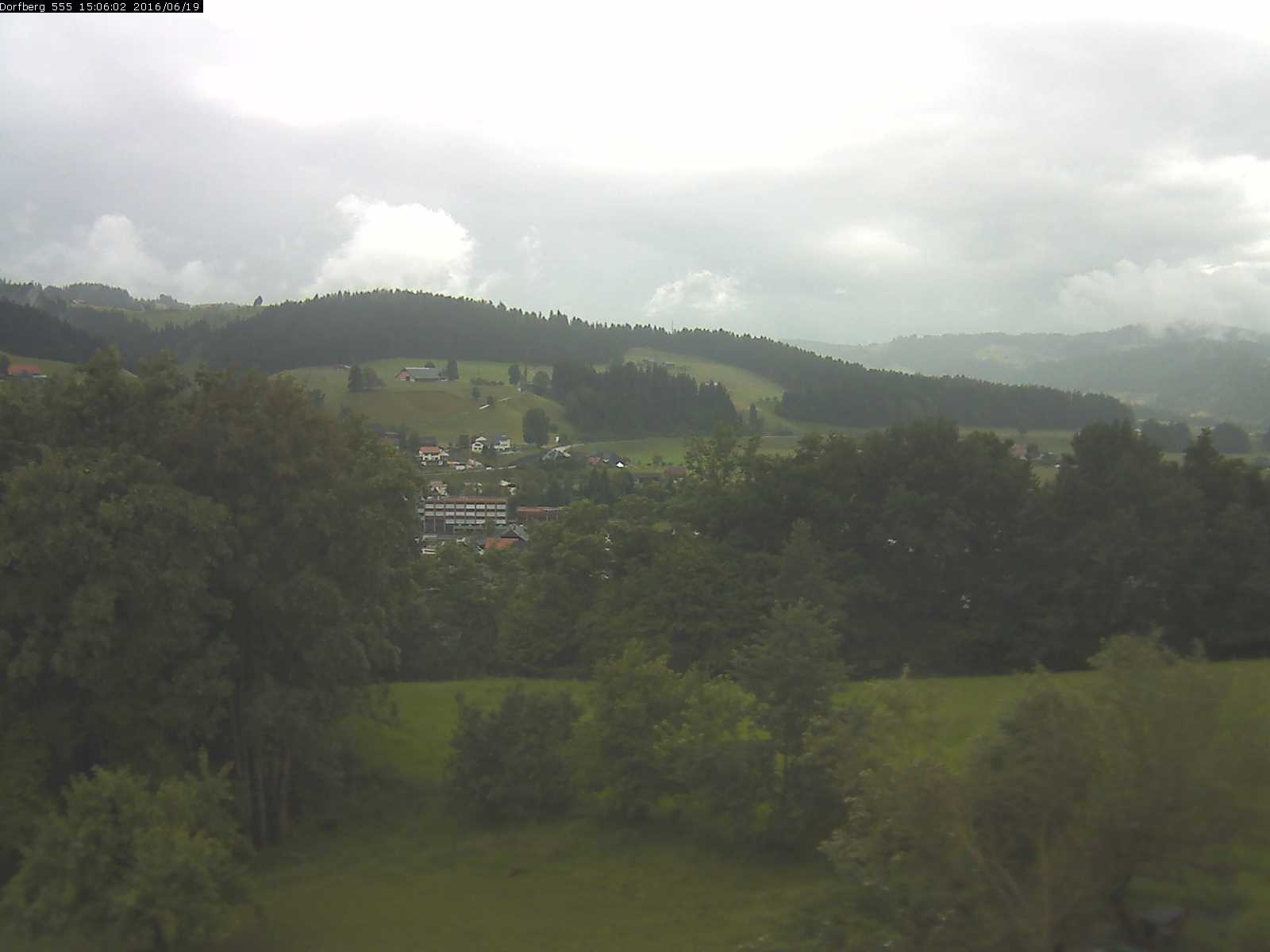 Webcam-Bild: Aussicht vom Dorfberg in Langnau 20160619-150601