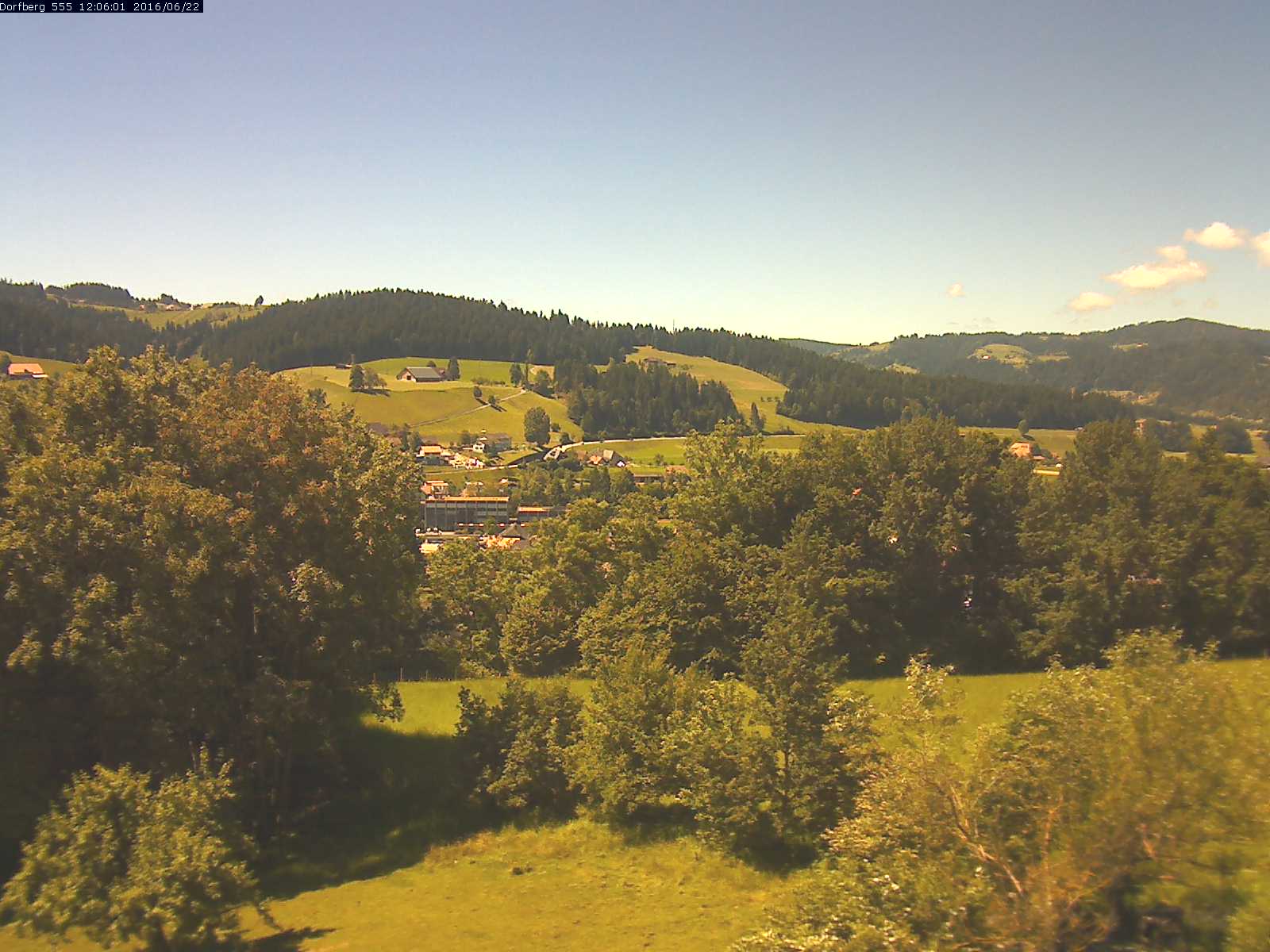 Webcam-Bild: Aussicht vom Dorfberg in Langnau 20160622-120601