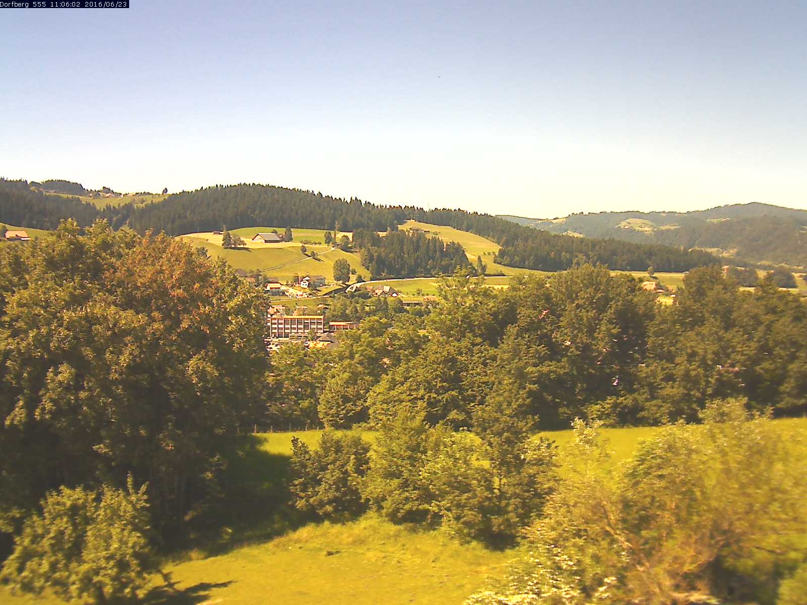 Webcam-Bild: Aussicht vom Dorfberg in Langnau 20160623-110601