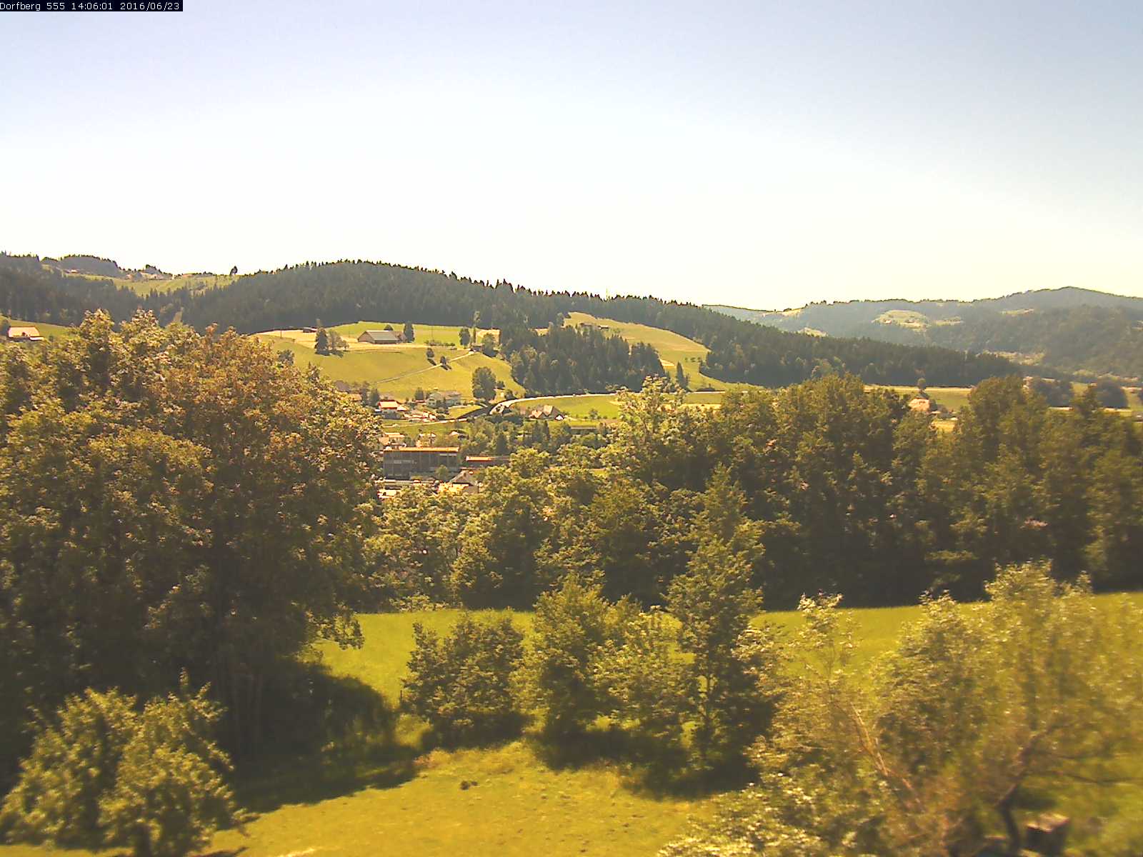 Webcam-Bild: Aussicht vom Dorfberg in Langnau 20160623-140601