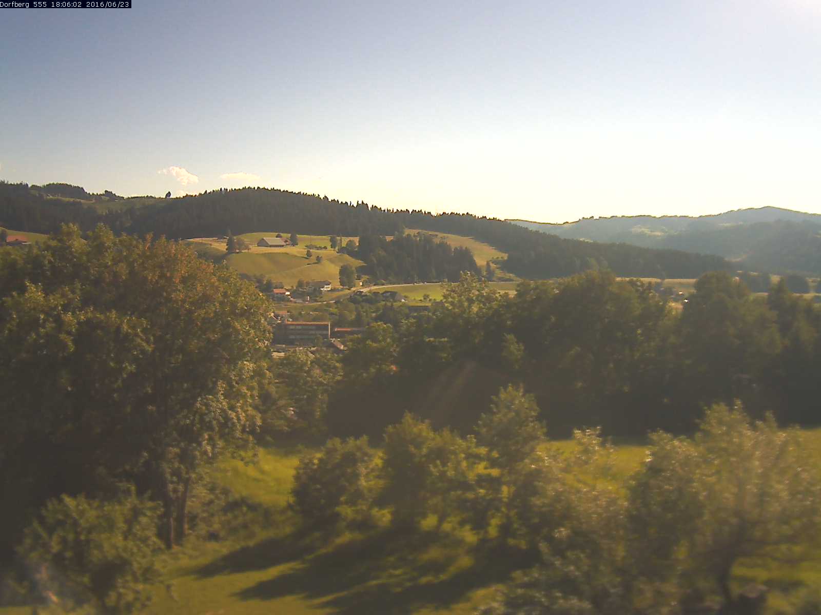 Webcam-Bild: Aussicht vom Dorfberg in Langnau 20160623-180601
