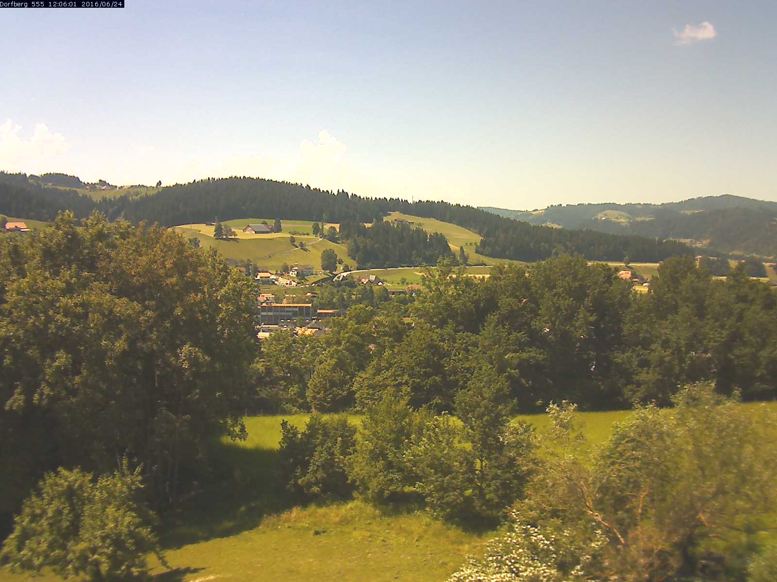 Webcam-Bild: Aussicht vom Dorfberg in Langnau 20160624-120601