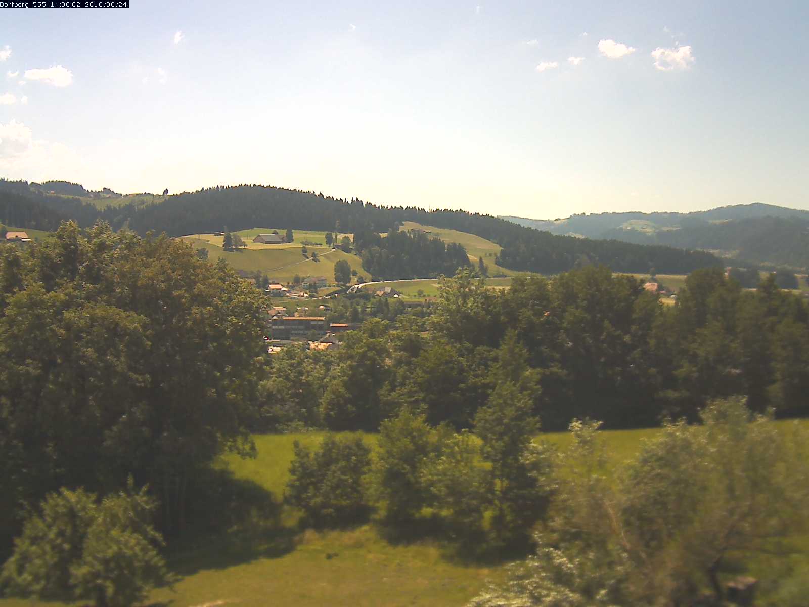 Webcam-Bild: Aussicht vom Dorfberg in Langnau 20160624-140601