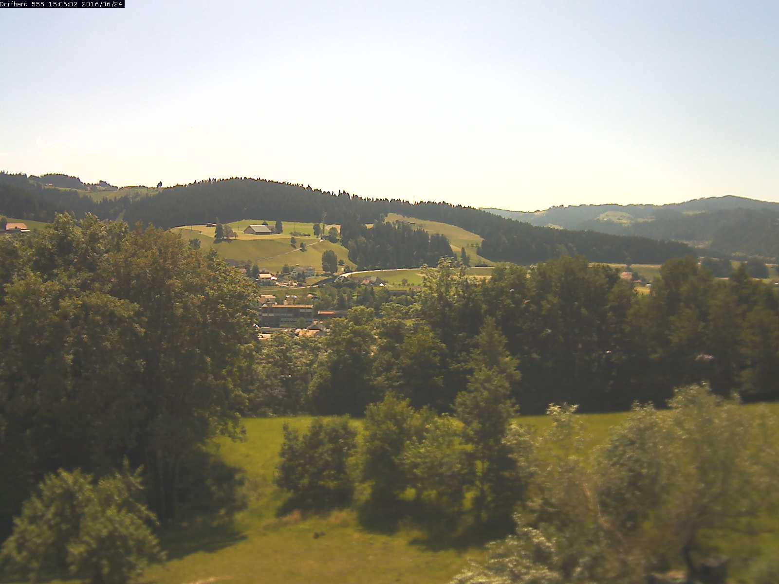 Webcam-Bild: Aussicht vom Dorfberg in Langnau 20160624-150601