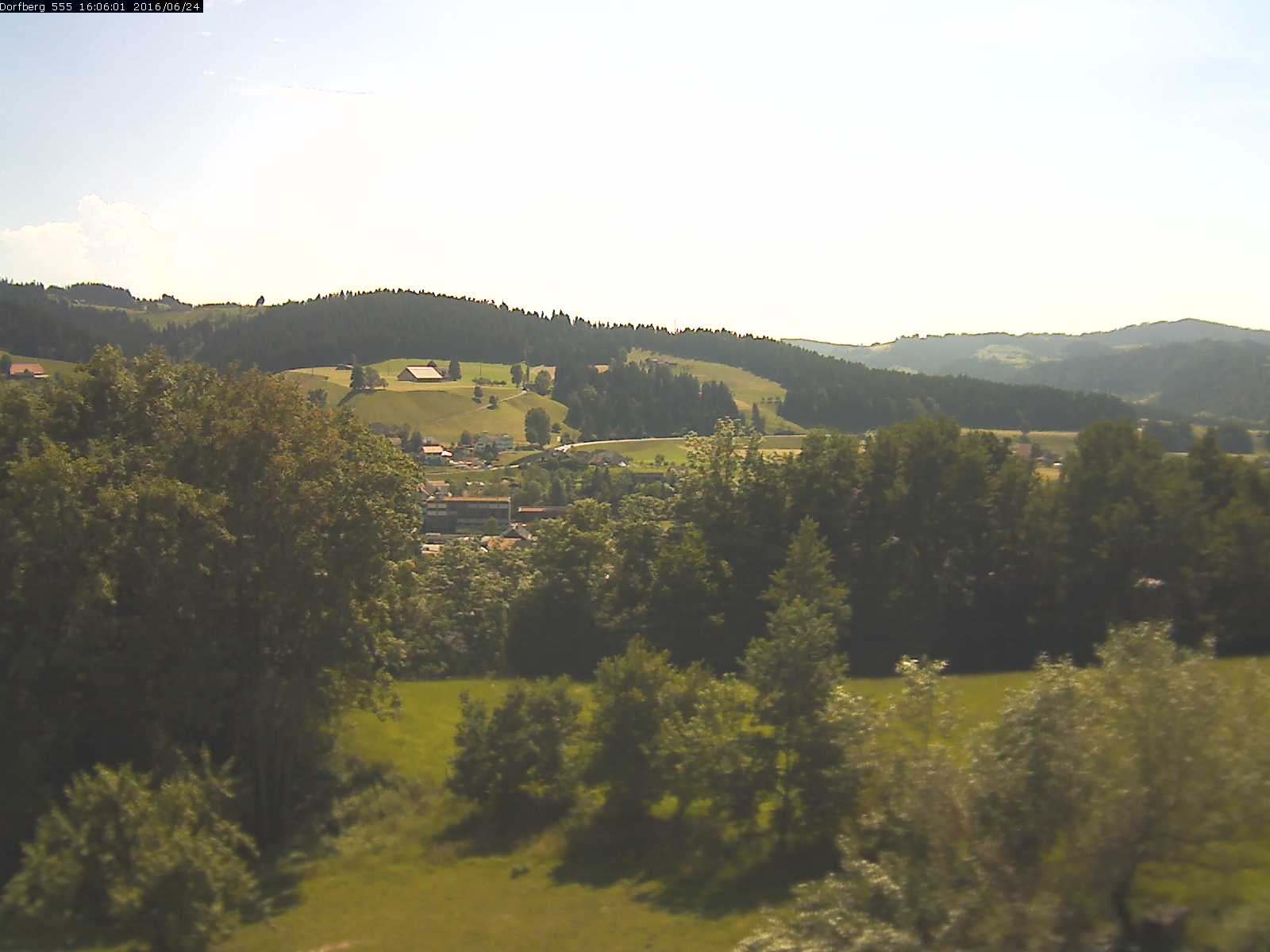 Webcam-Bild: Aussicht vom Dorfberg in Langnau 20160624-160601
