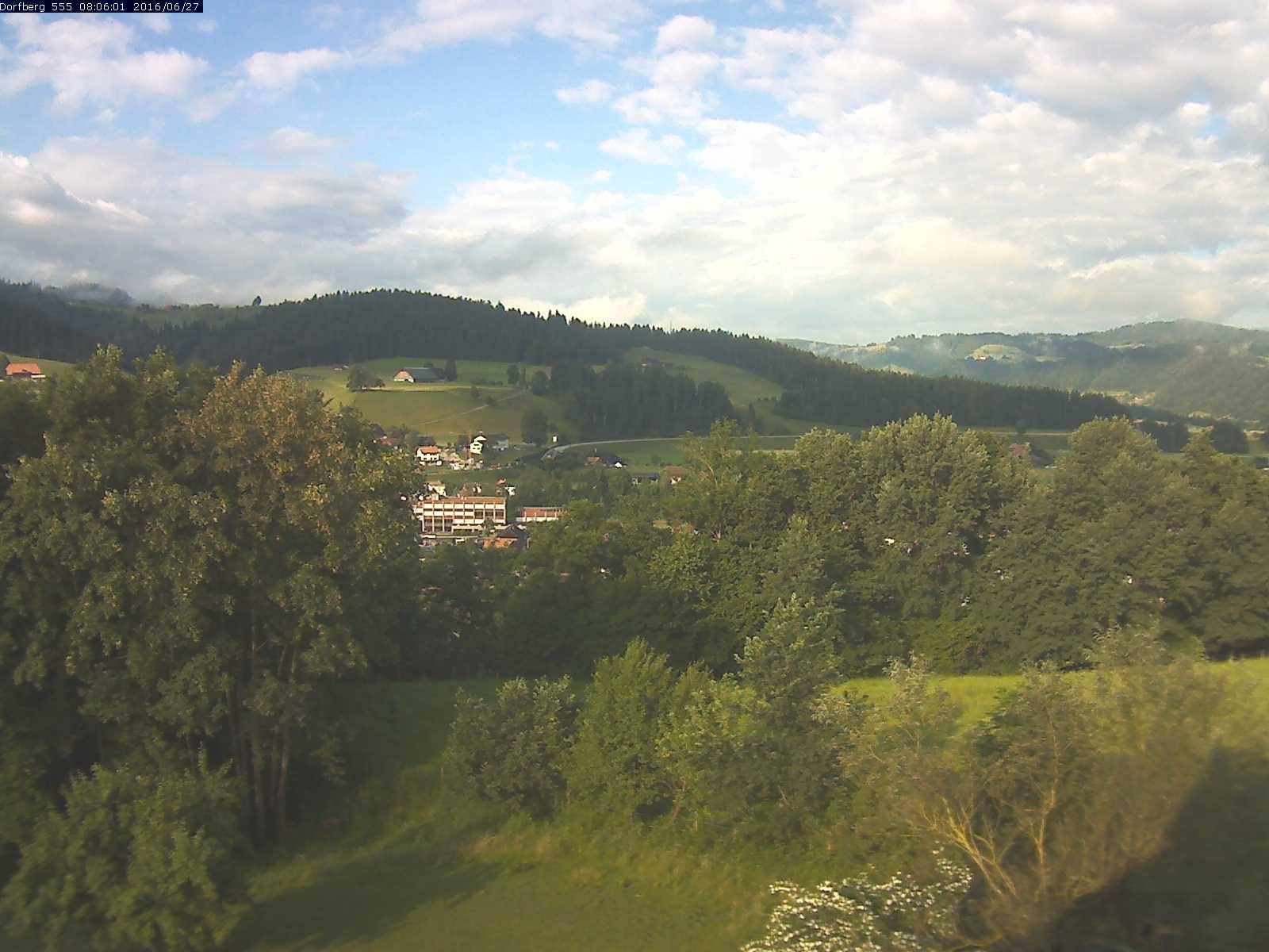 Webcam-Bild: Aussicht vom Dorfberg in Langnau 20160627-080601
