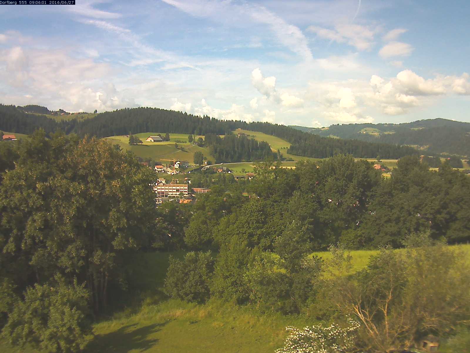Webcam-Bild: Aussicht vom Dorfberg in Langnau 20160627-090601
