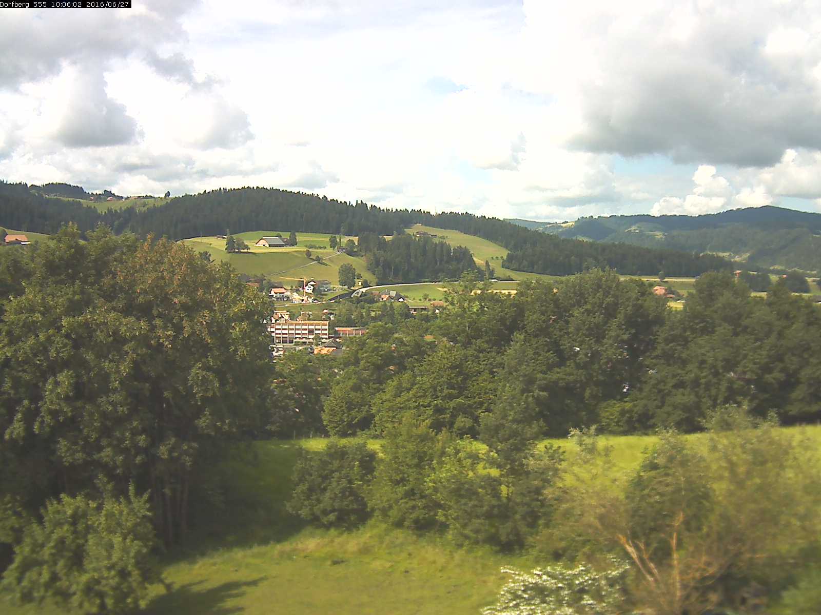 Webcam-Bild: Aussicht vom Dorfberg in Langnau 20160627-100601