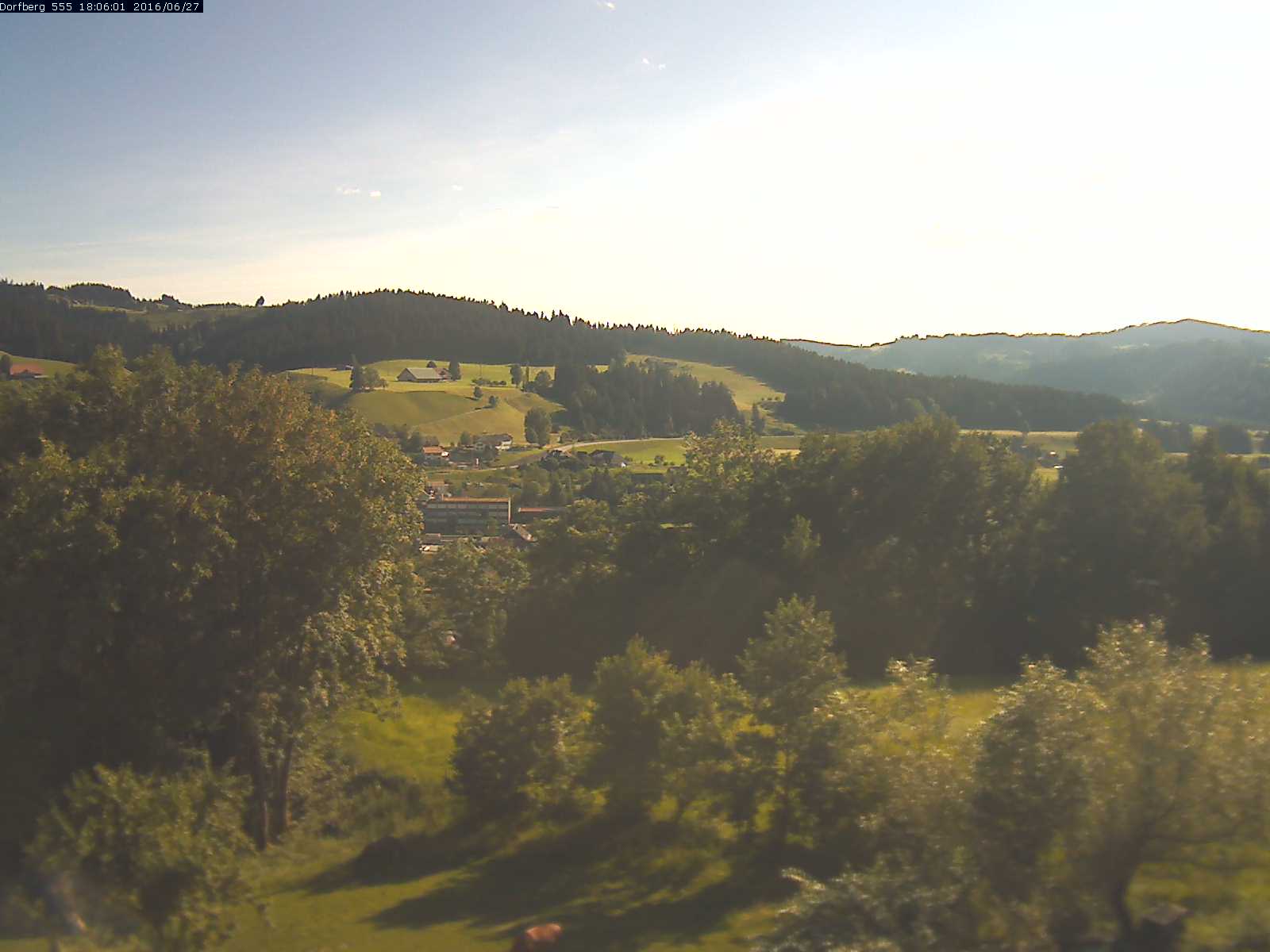 Webcam-Bild: Aussicht vom Dorfberg in Langnau 20160627-180601