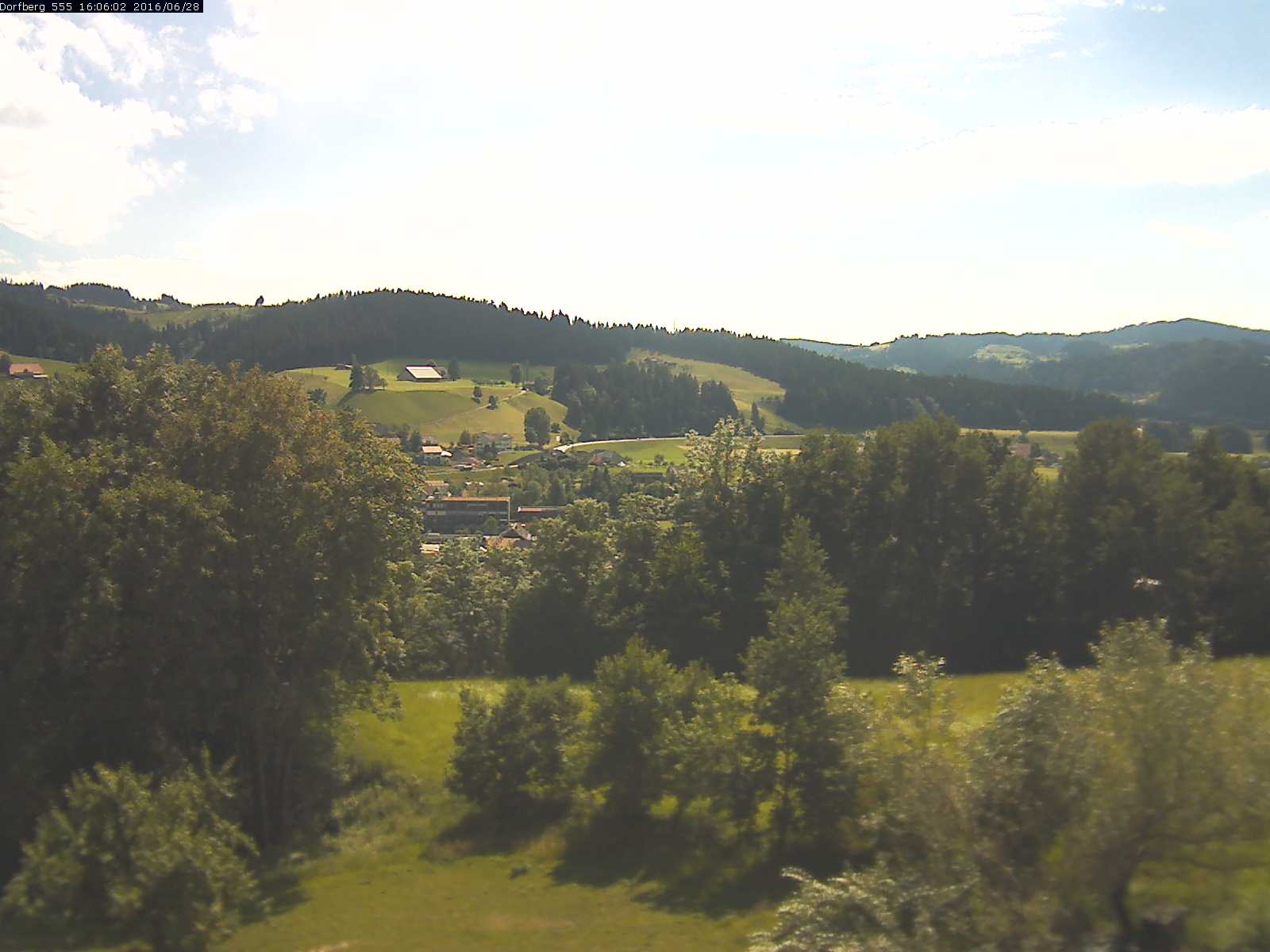 Webcam-Bild: Aussicht vom Dorfberg in Langnau 20160628-160601