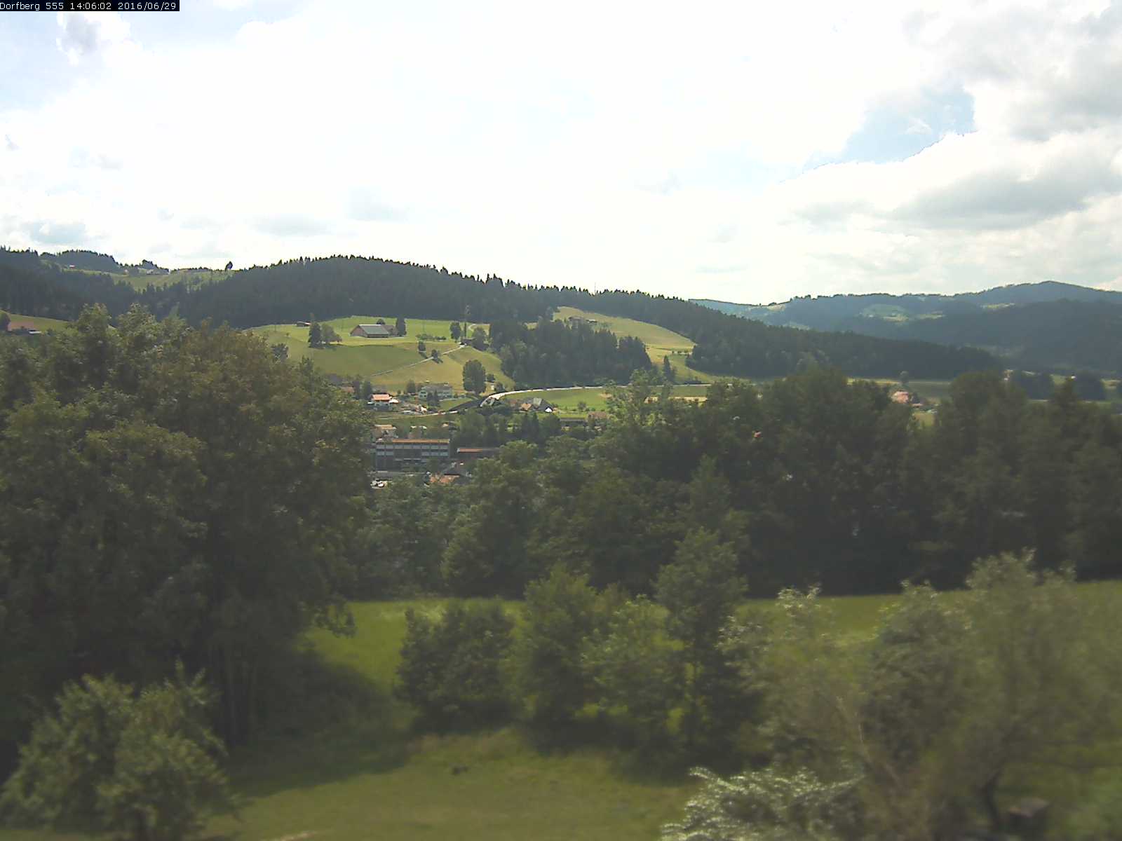 Webcam-Bild: Aussicht vom Dorfberg in Langnau 20160629-140601