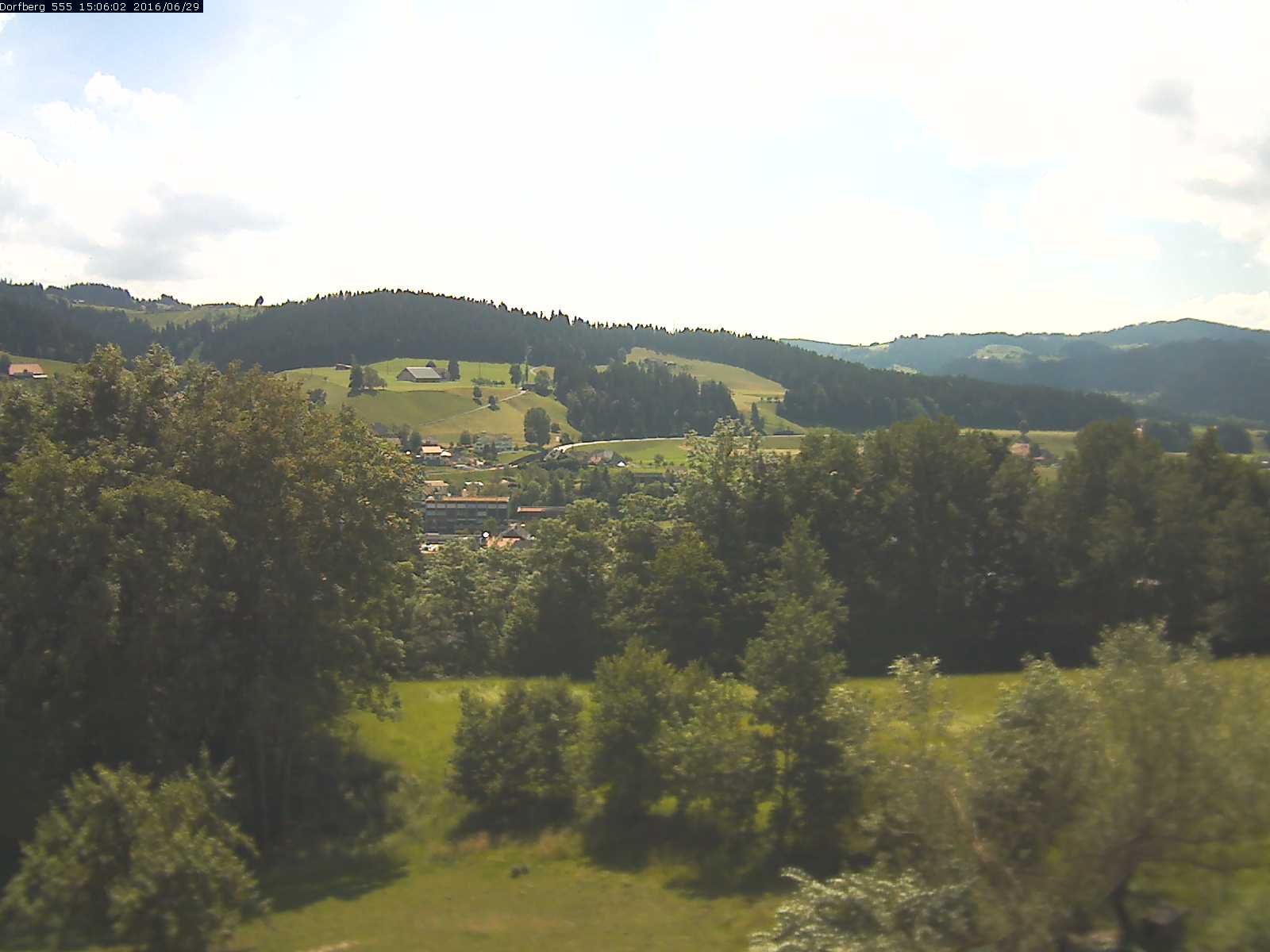 Webcam-Bild: Aussicht vom Dorfberg in Langnau 20160629-150601