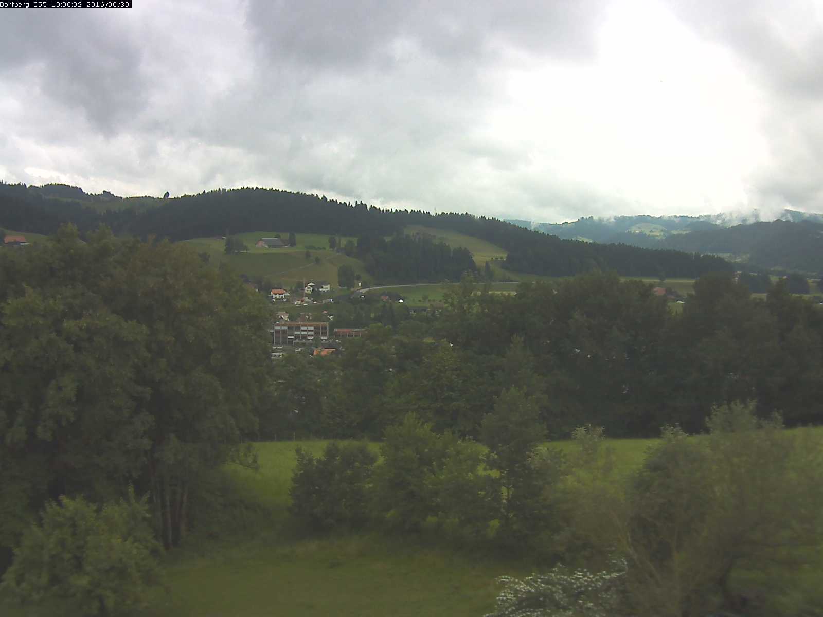 Webcam-Bild: Aussicht vom Dorfberg in Langnau 20160630-100601