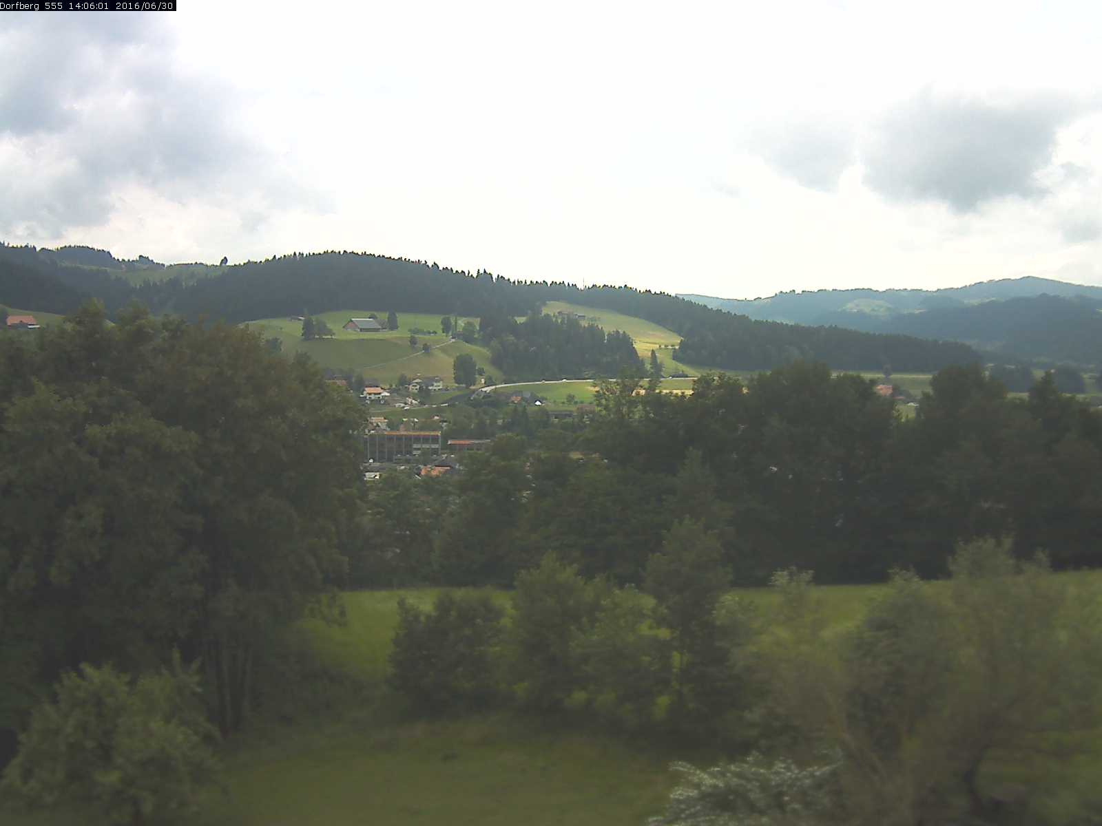 Webcam-Bild: Aussicht vom Dorfberg in Langnau 20160630-140601