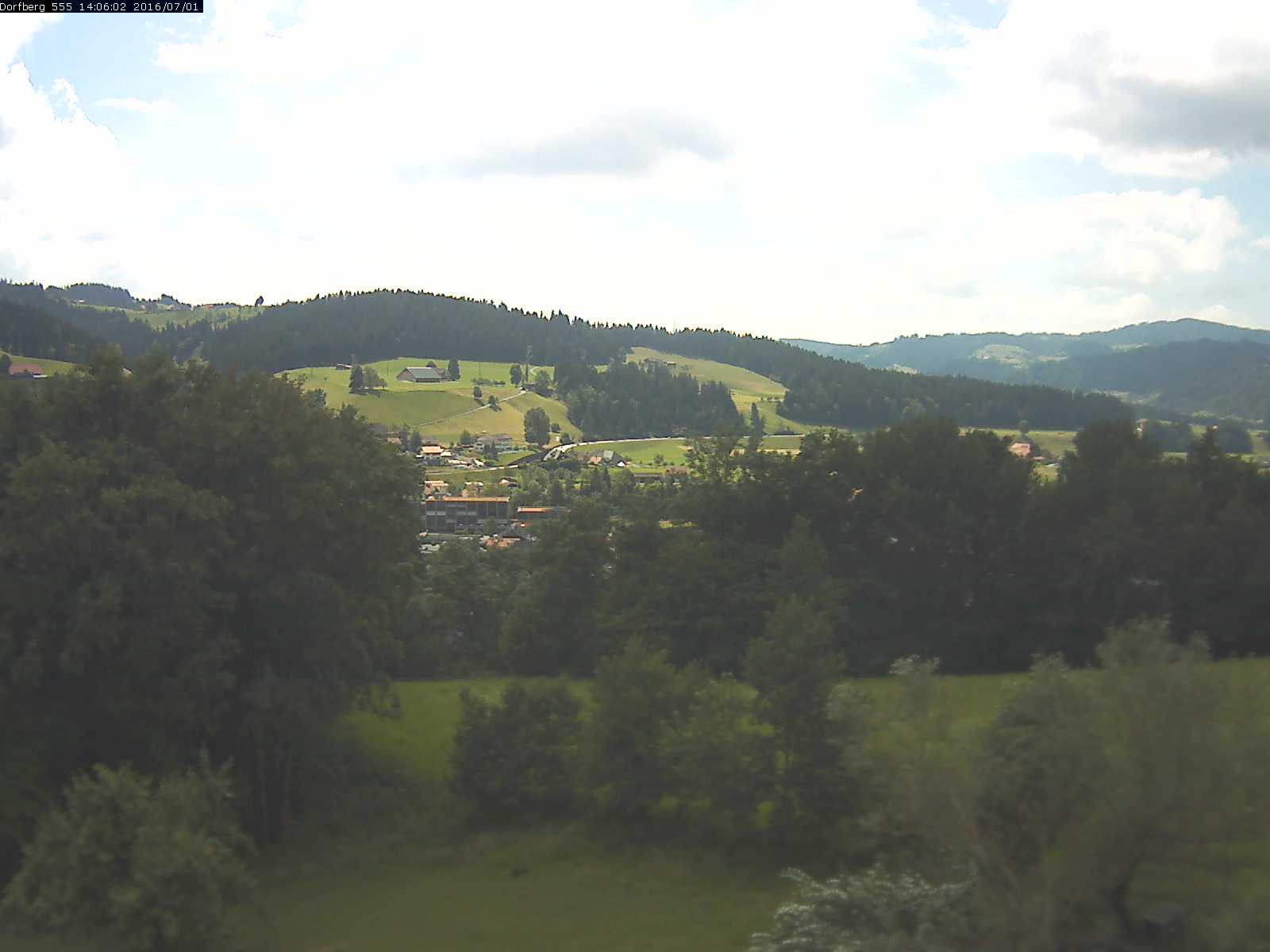 Webcam-Bild: Aussicht vom Dorfberg in Langnau 20160701-140601