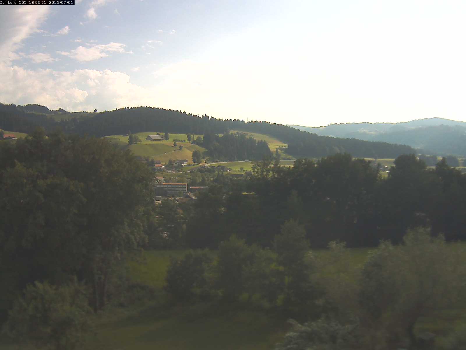 Webcam-Bild: Aussicht vom Dorfberg in Langnau 20160701-180601