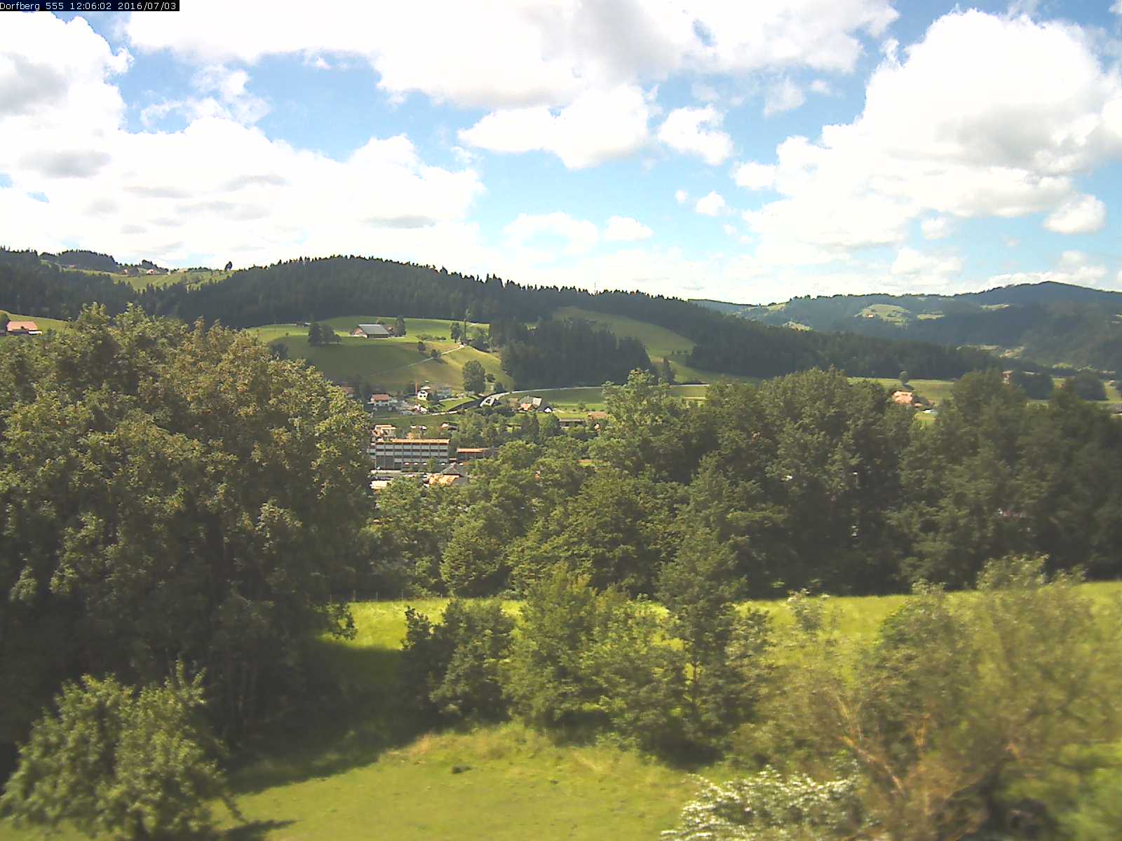 Webcam-Bild: Aussicht vom Dorfberg in Langnau 20160703-120601