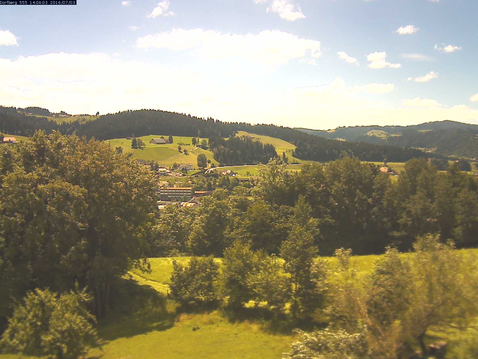 Webcam-Bild: Aussicht vom Dorfberg in Langnau 20160703-140601