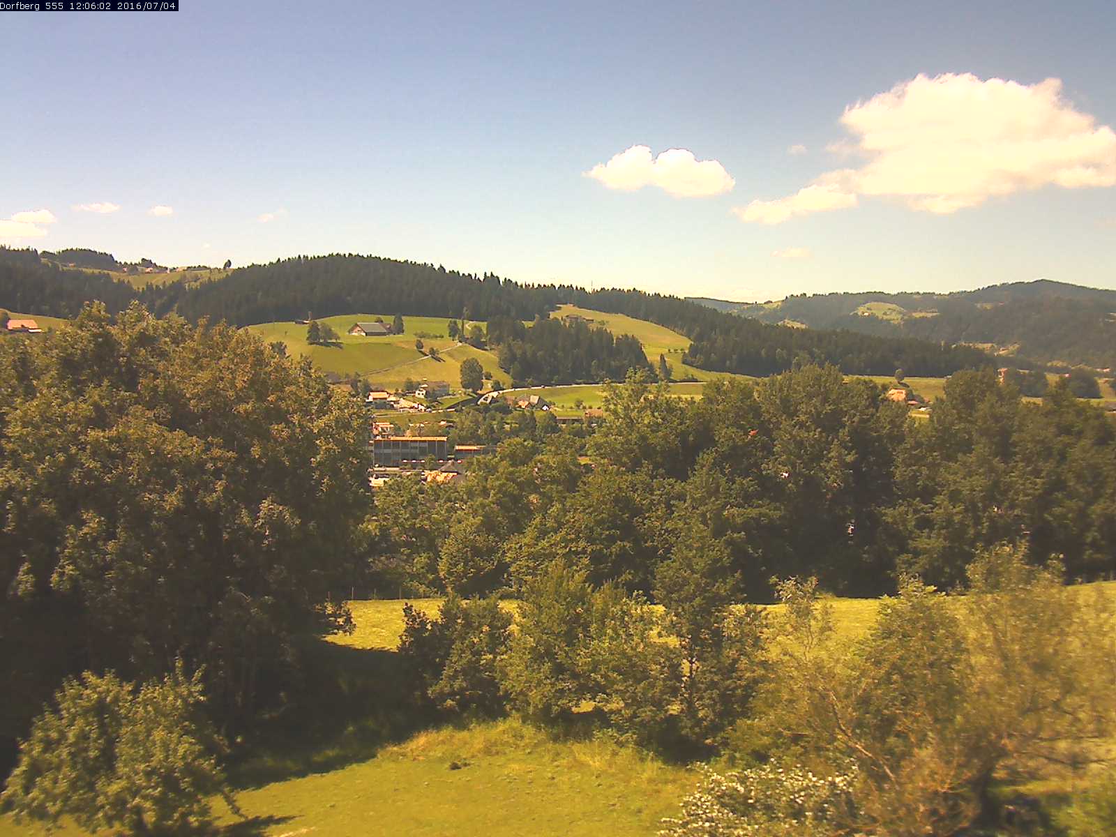 Webcam-Bild: Aussicht vom Dorfberg in Langnau 20160704-120601