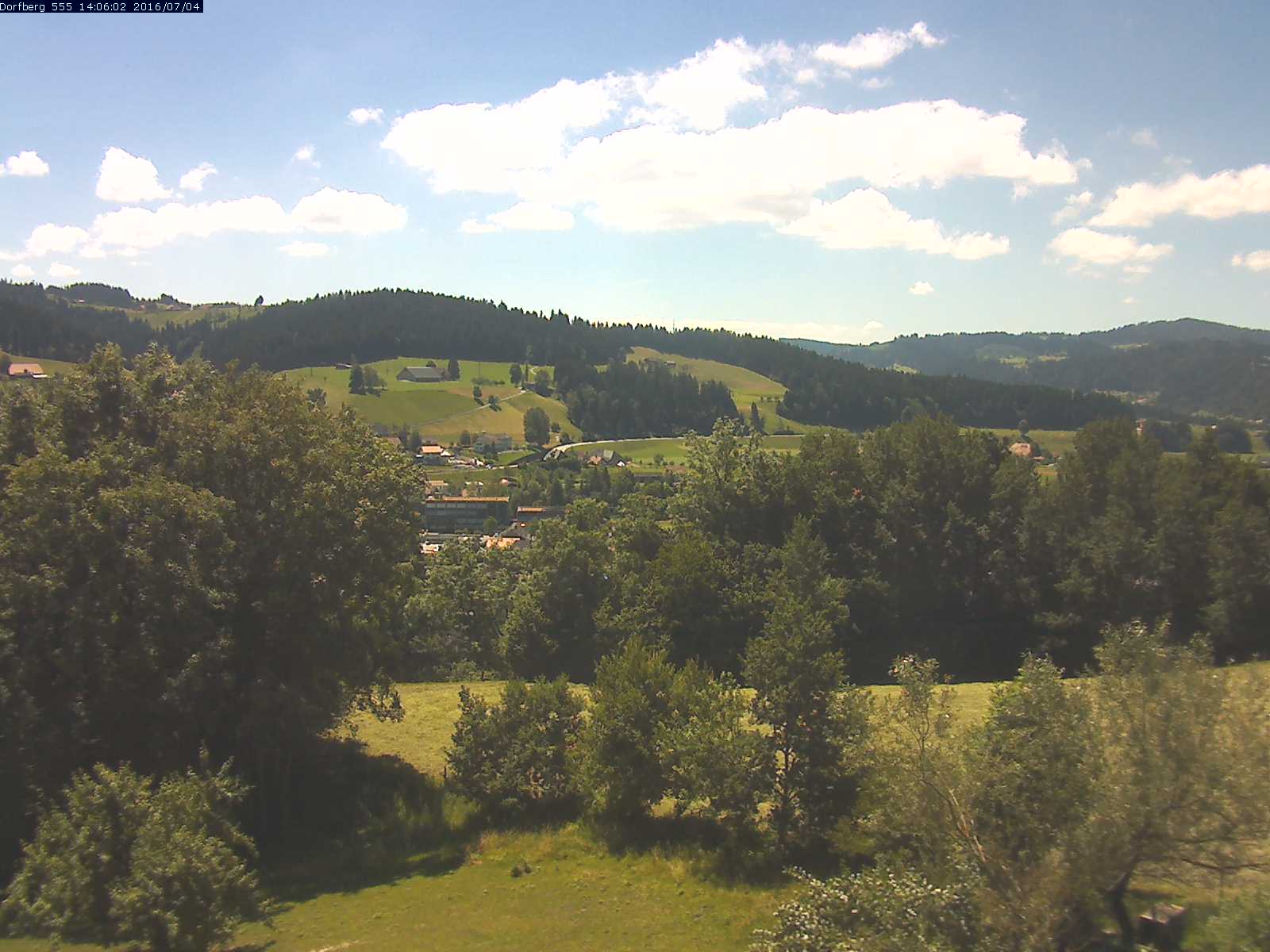 Webcam-Bild: Aussicht vom Dorfberg in Langnau 20160704-140601
