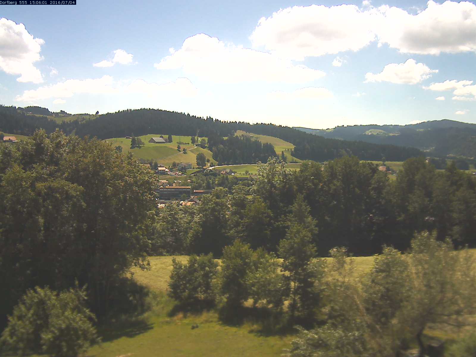 Webcam-Bild: Aussicht vom Dorfberg in Langnau 20160704-150601