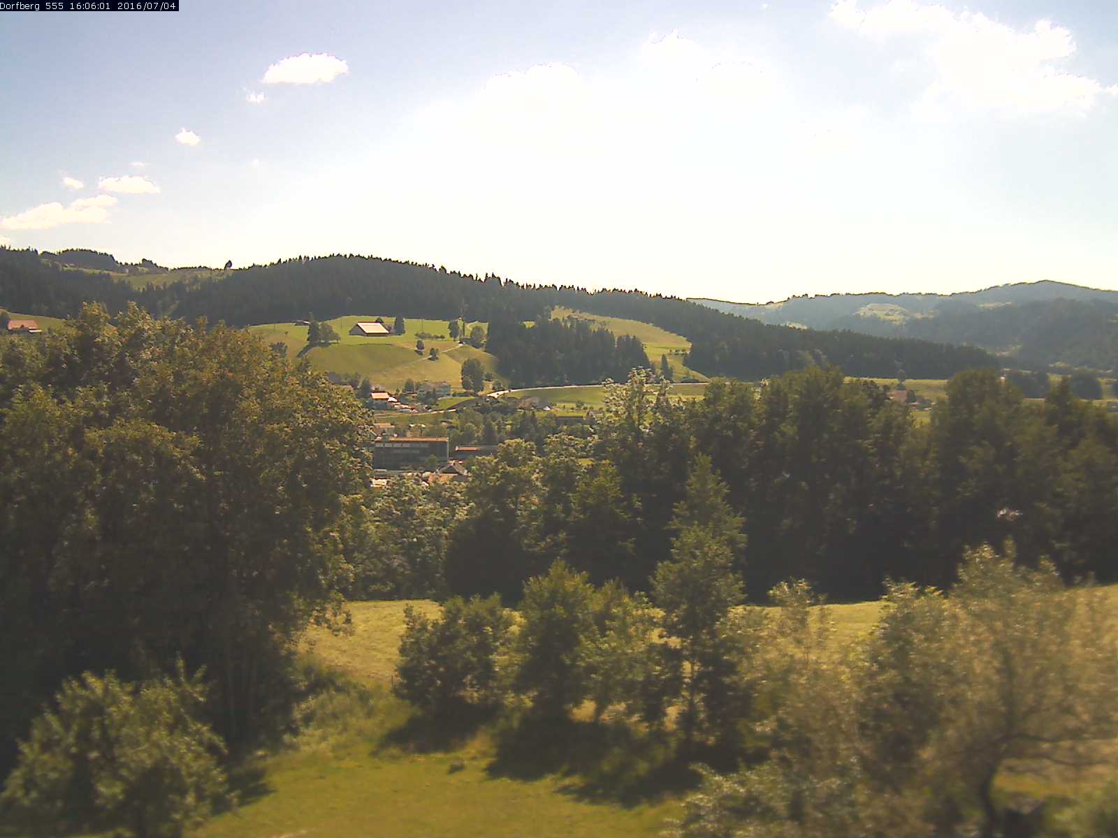 Webcam-Bild: Aussicht vom Dorfberg in Langnau 20160704-160601
