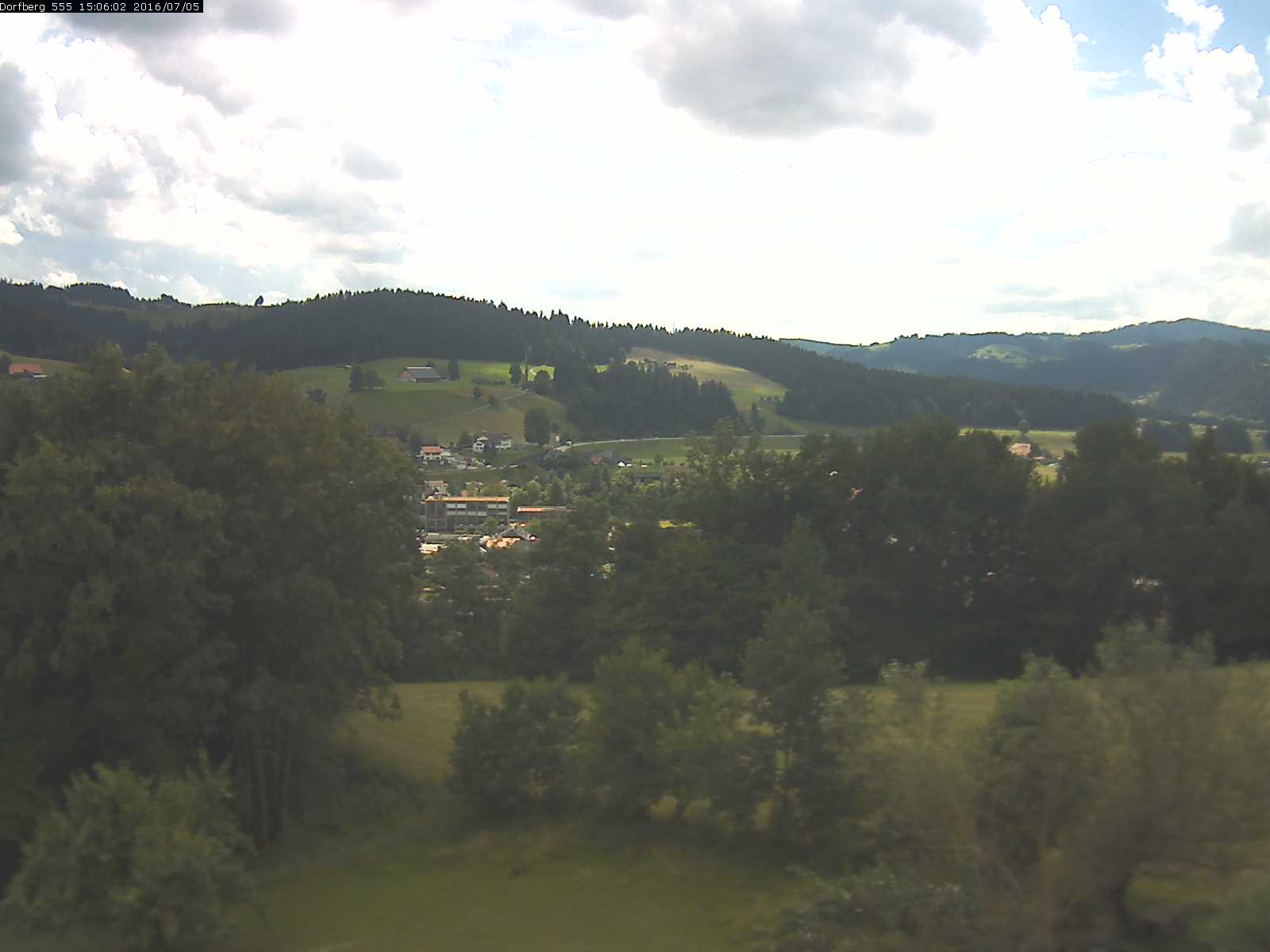 Webcam-Bild: Aussicht vom Dorfberg in Langnau 20160705-150601