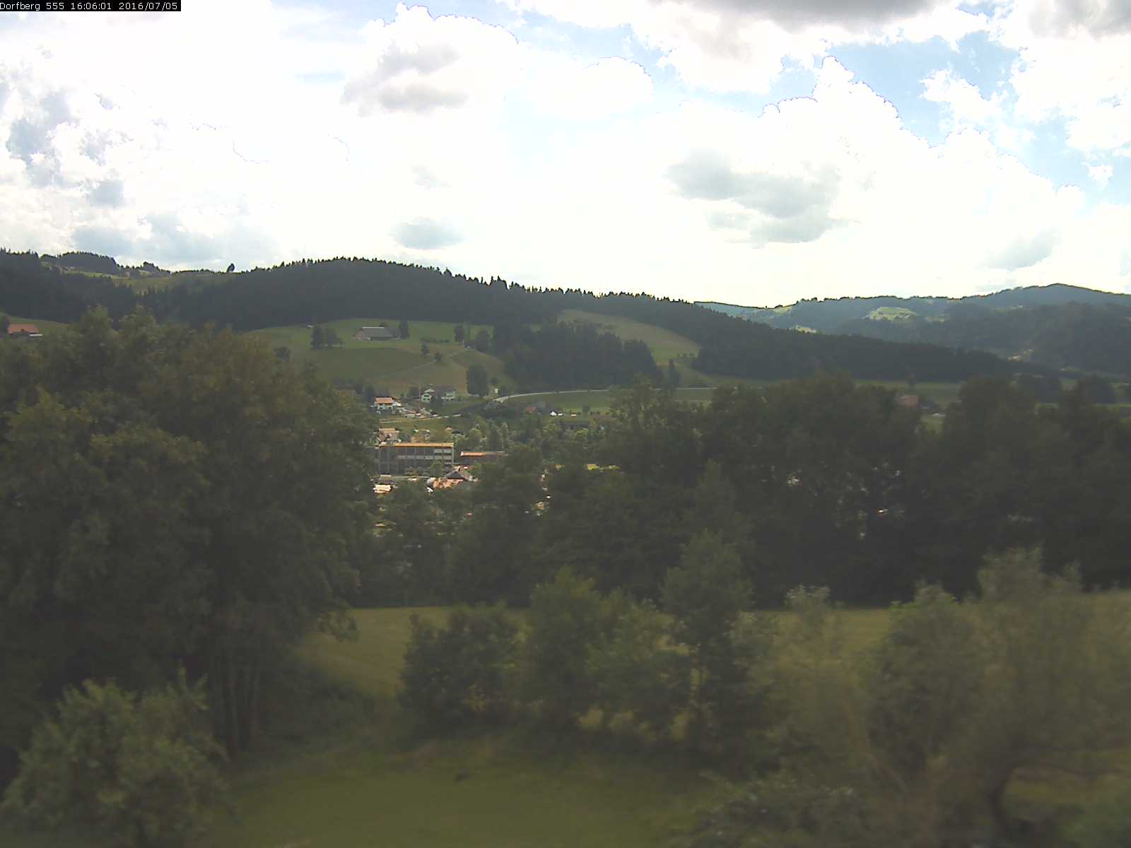 Webcam-Bild: Aussicht vom Dorfberg in Langnau 20160705-160601