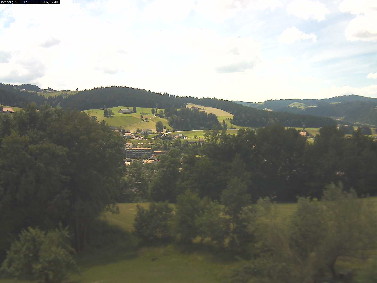 Webcam-Bild: Aussicht vom Dorfberg in Langnau 20160706-140601