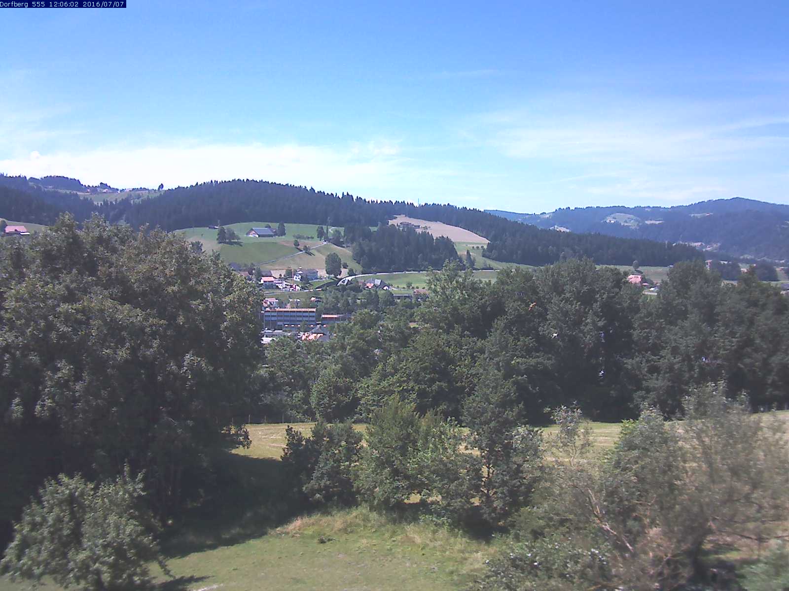 Webcam-Bild: Aussicht vom Dorfberg in Langnau 20160707-120601