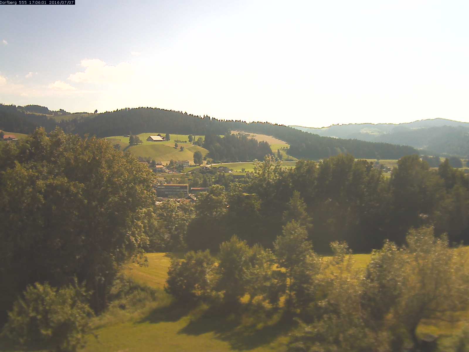 Webcam-Bild: Aussicht vom Dorfberg in Langnau 20160707-170601