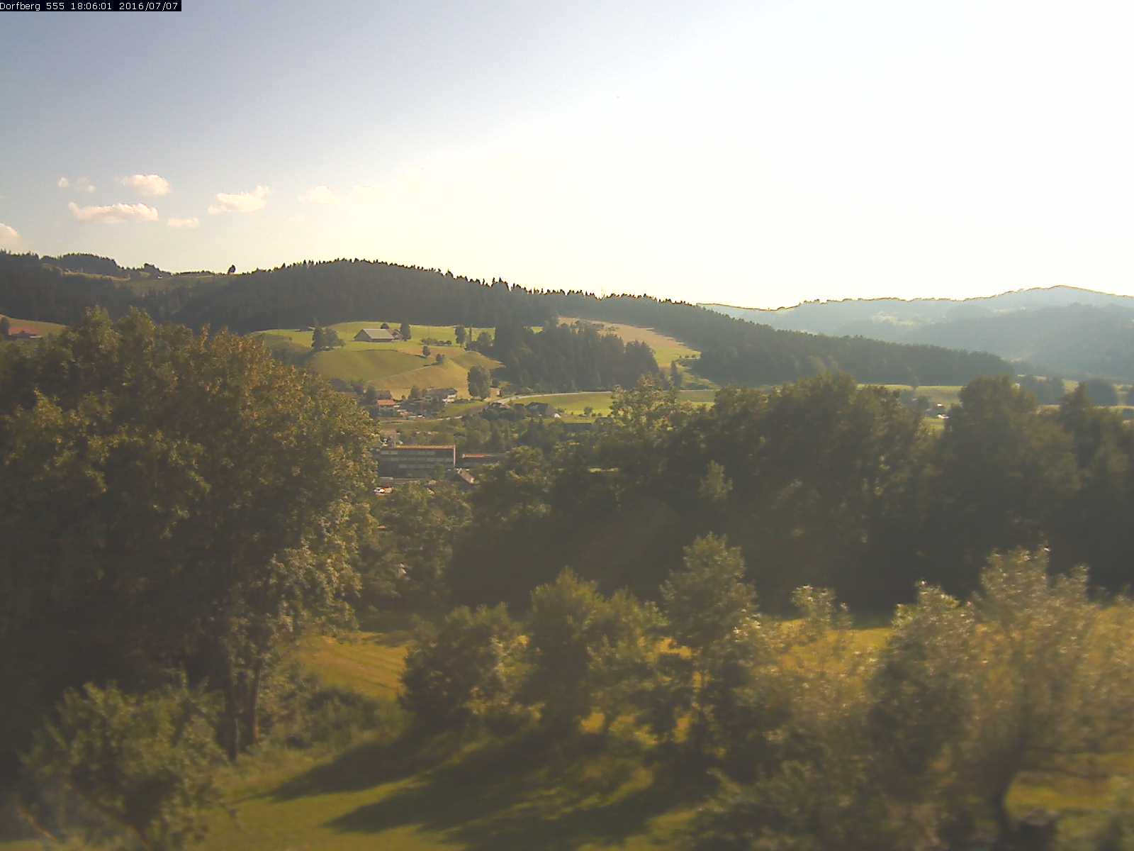 Webcam-Bild: Aussicht vom Dorfberg in Langnau 20160707-180601