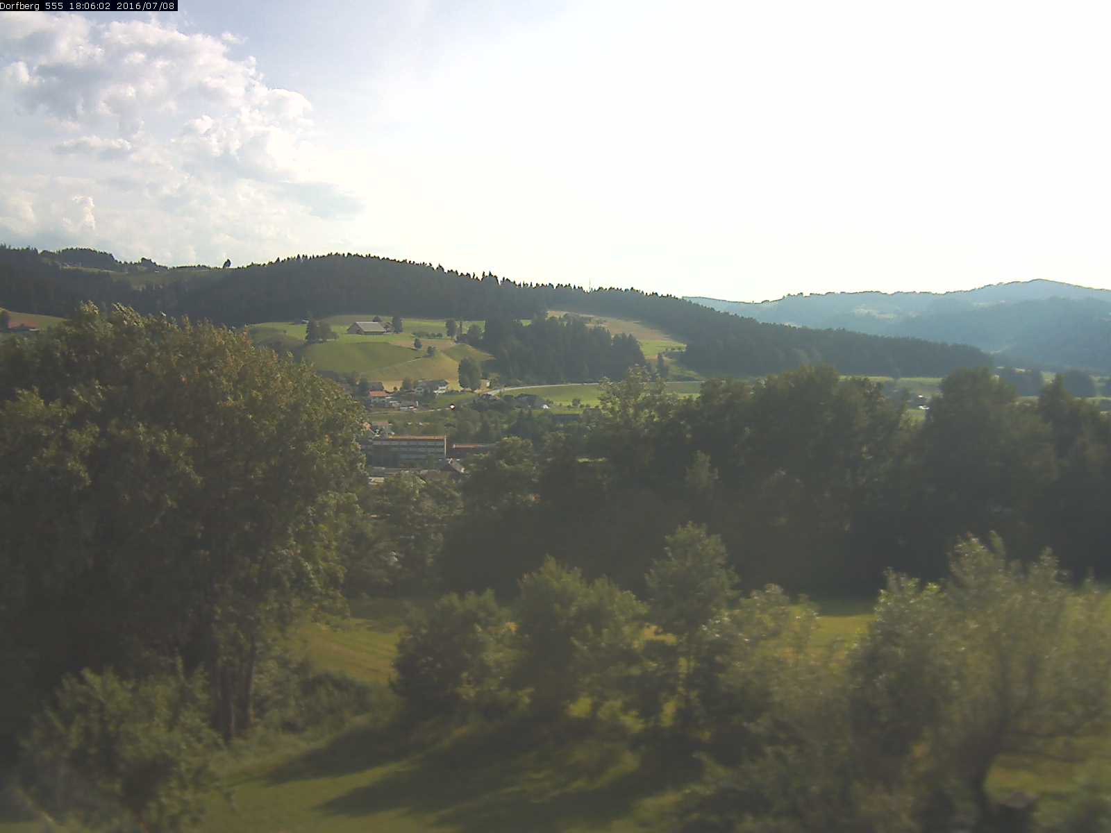 Webcam-Bild: Aussicht vom Dorfberg in Langnau 20160708-180601