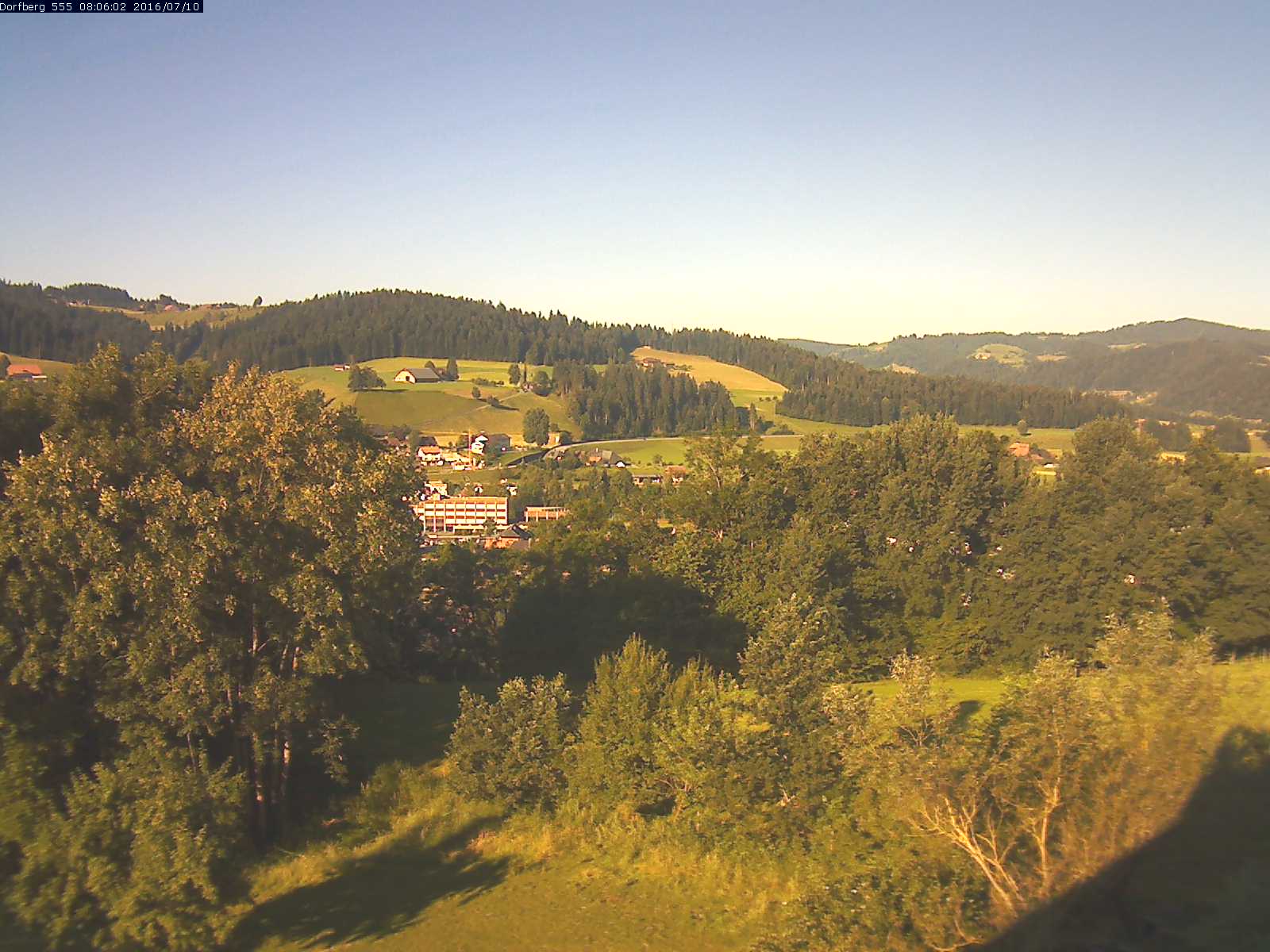 Webcam-Bild: Aussicht vom Dorfberg in Langnau 20160710-080601