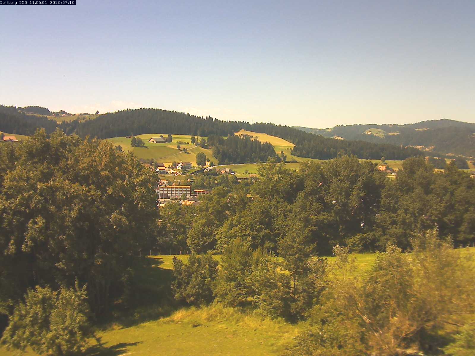 Webcam-Bild: Aussicht vom Dorfberg in Langnau 20160710-110601